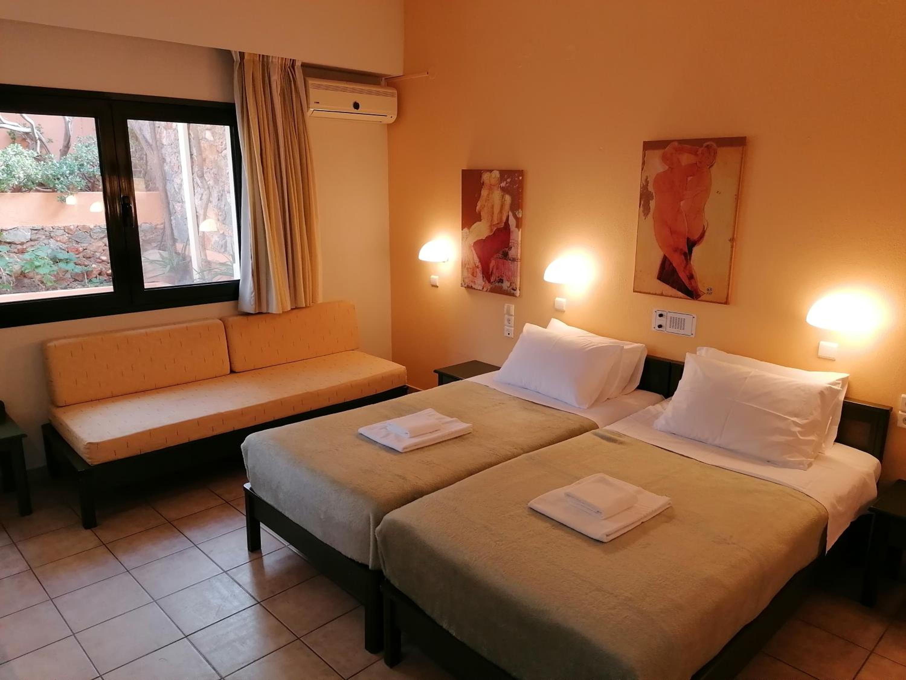 Studio with Garden View (2-3 Adults)