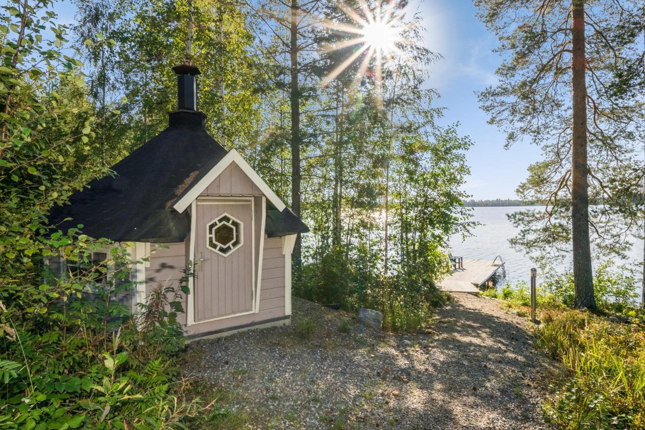 Superior Two-Bedroom Cottage with Sauna photo 2