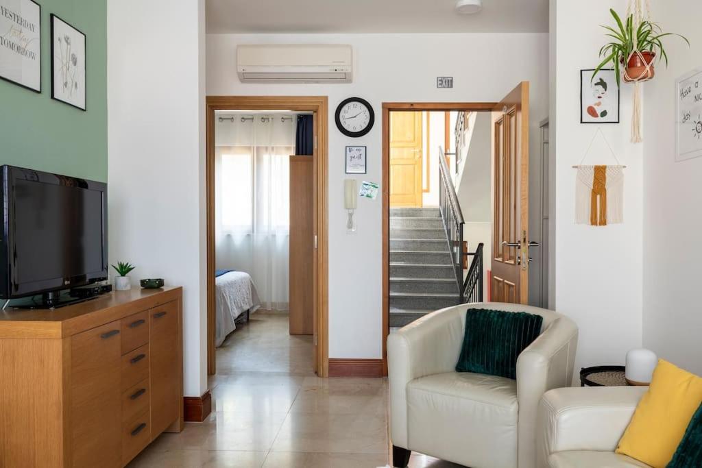 One-Bedroom Apartment photo 3