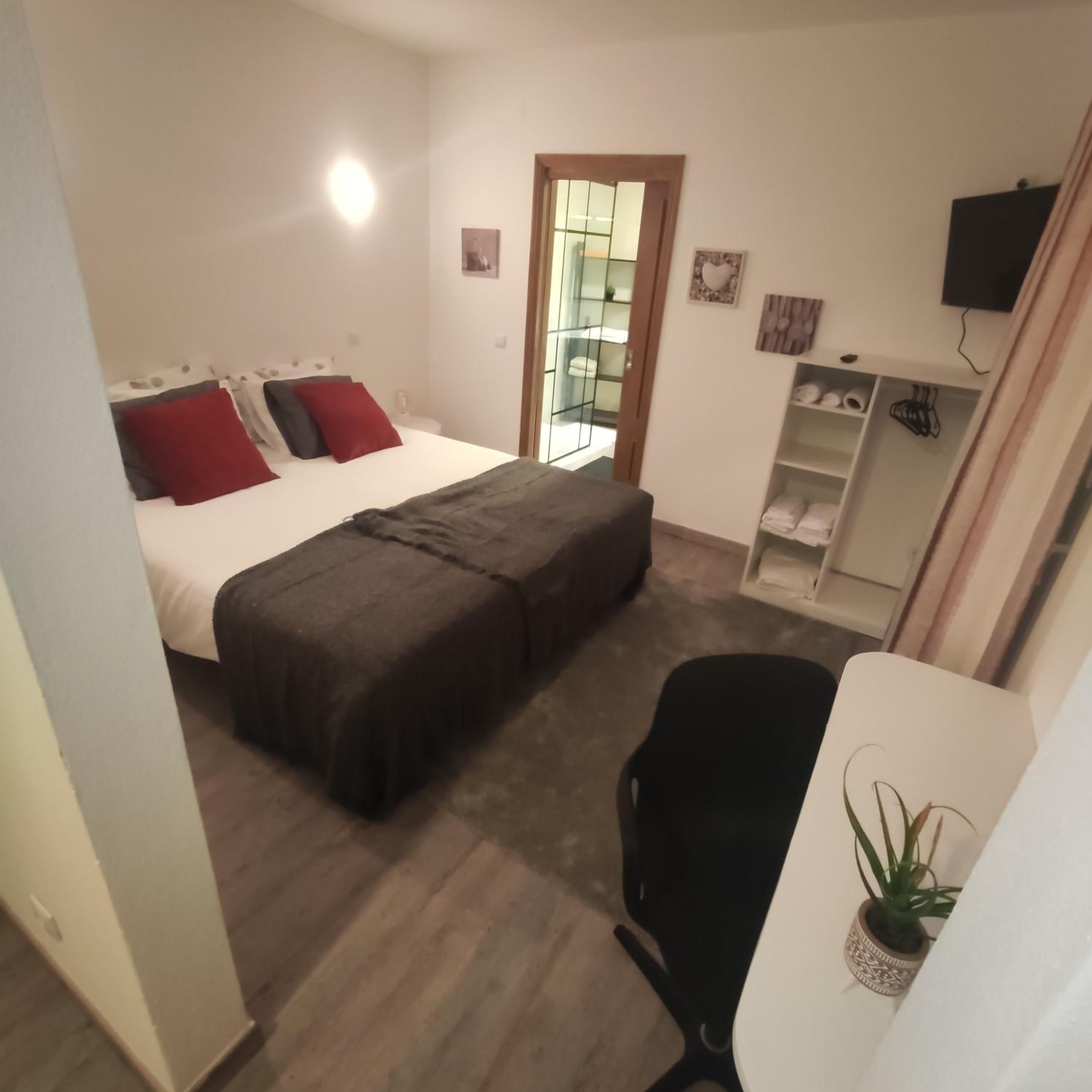 Double Room - Photo 3