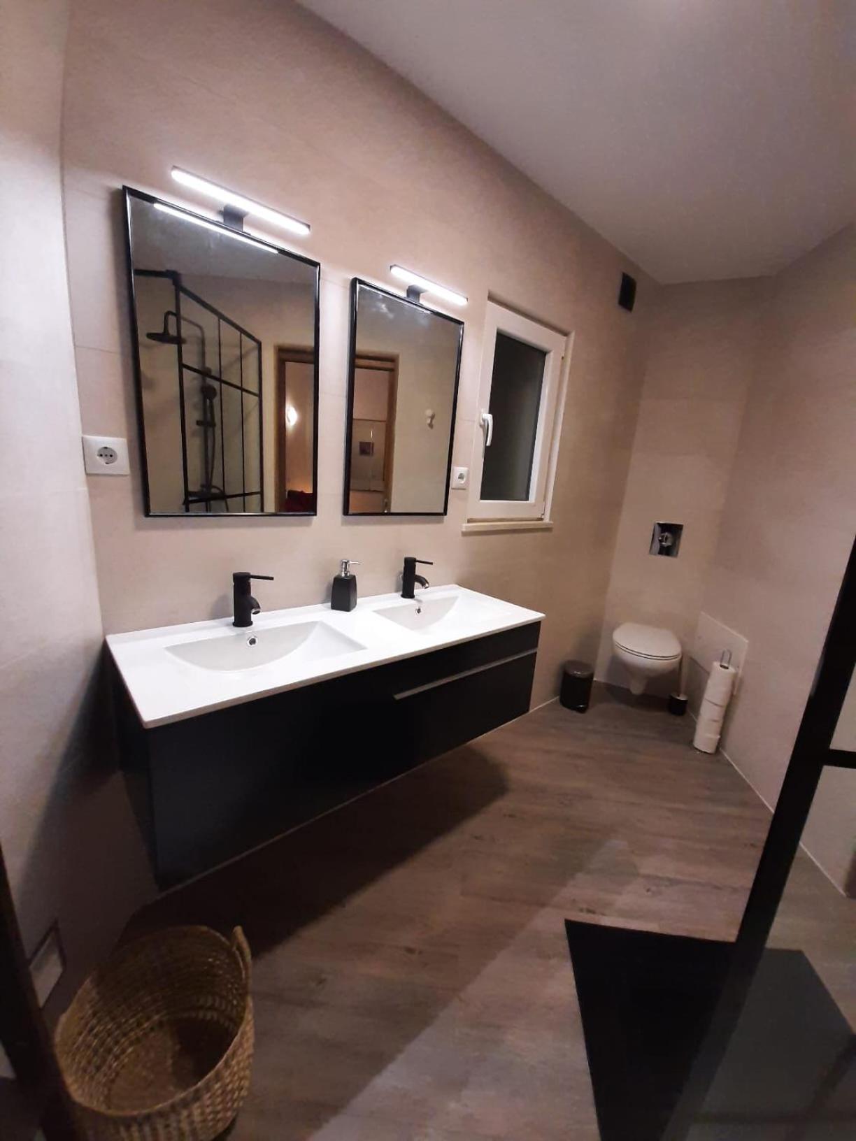 Double Room - Photo 5