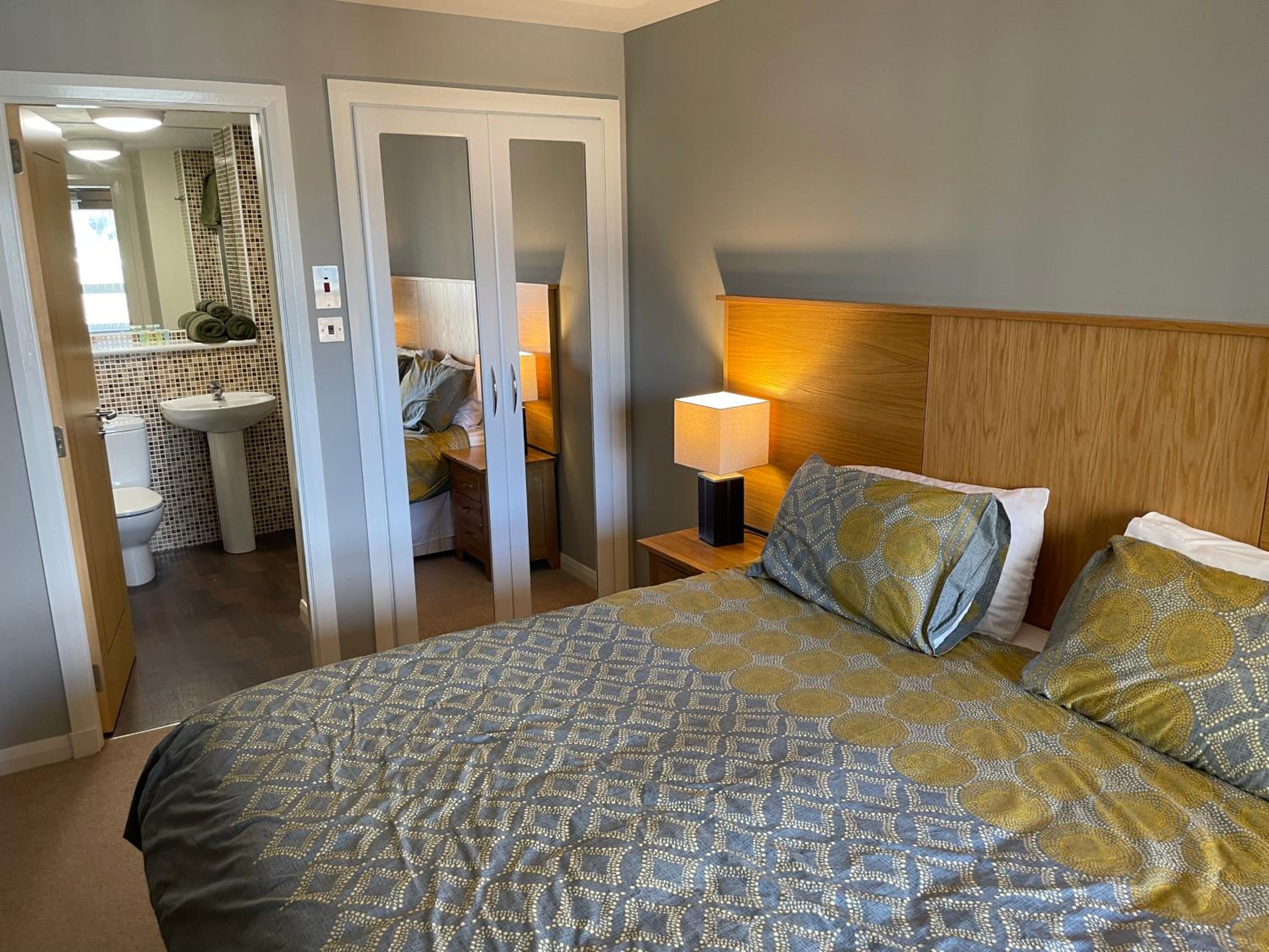 Deluxe Apartment
