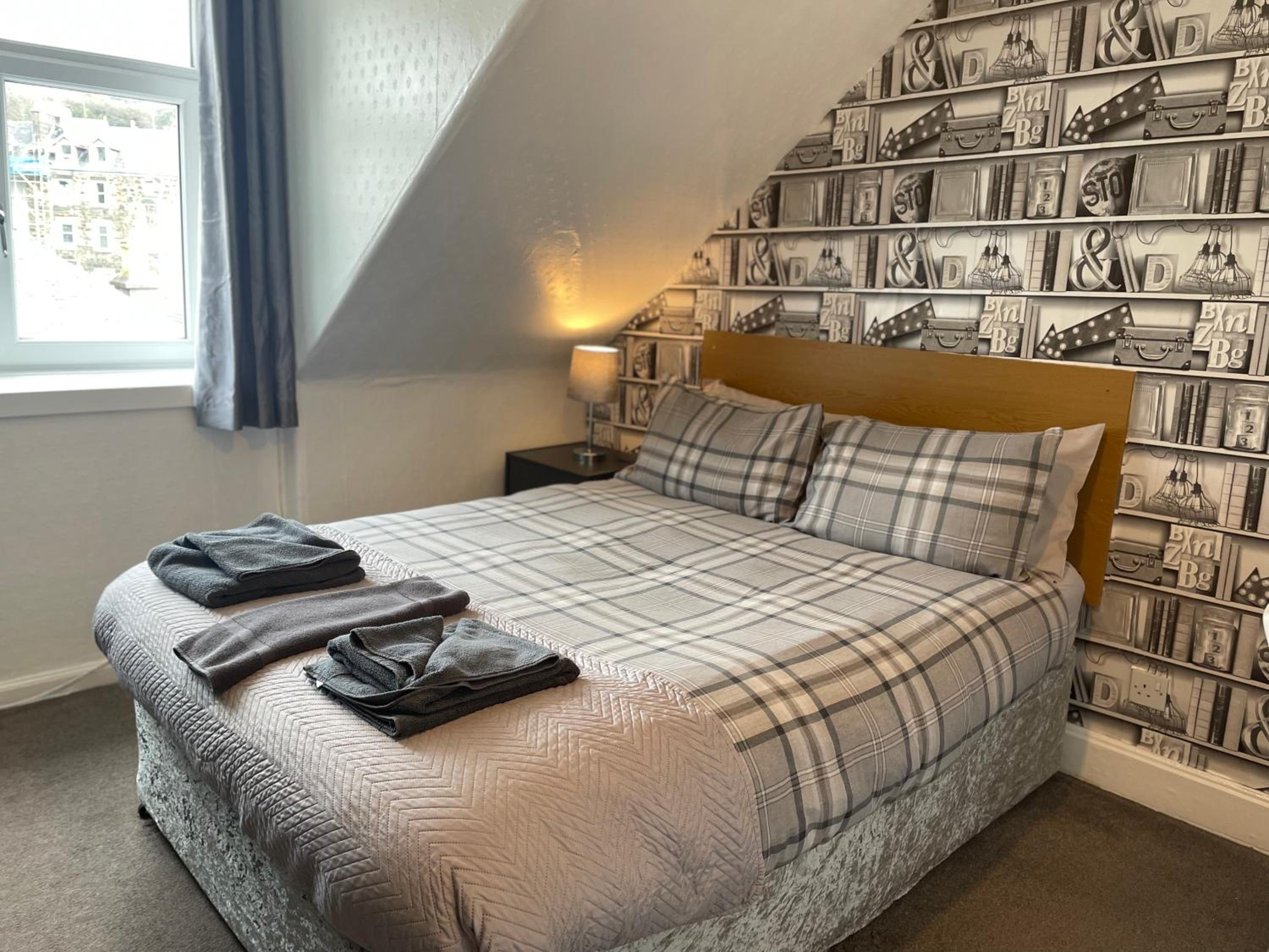 Double Room with Shared Bathroom photo 2