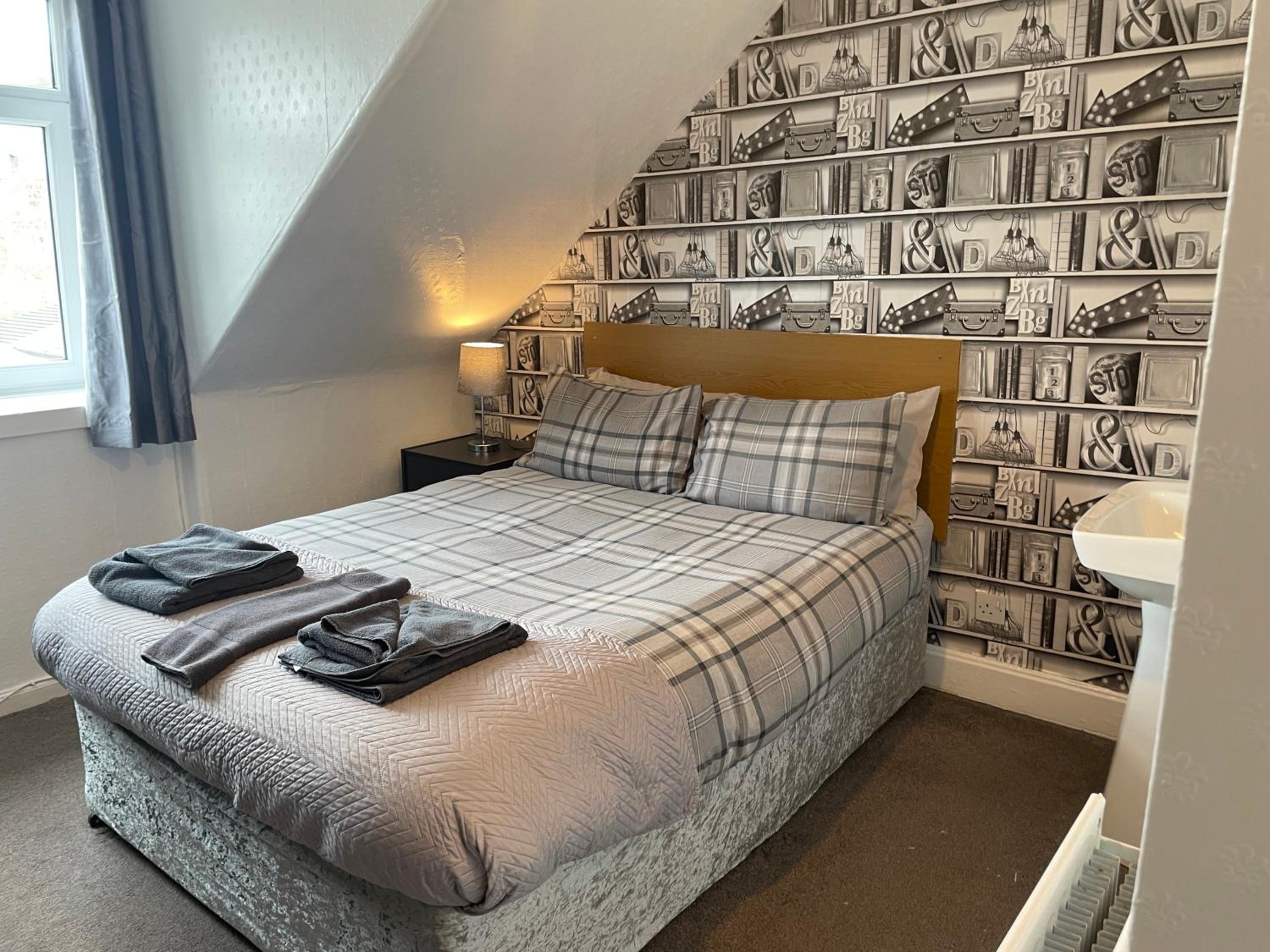 Double Room with Shared Bathroom photo 3