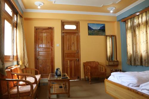 Deluxe Double Room with Balcony photo 2