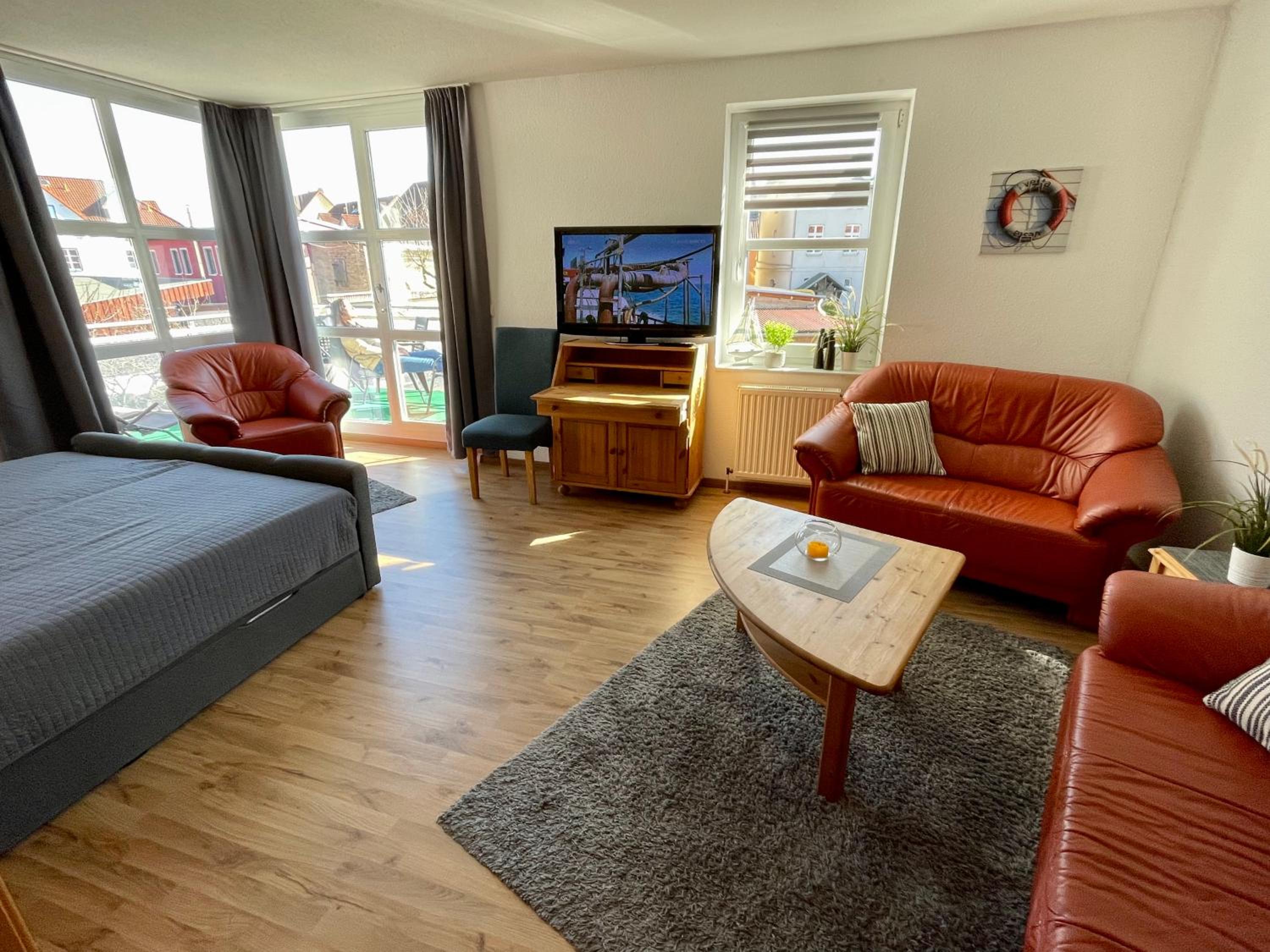Apartment with Balcony photo 3
