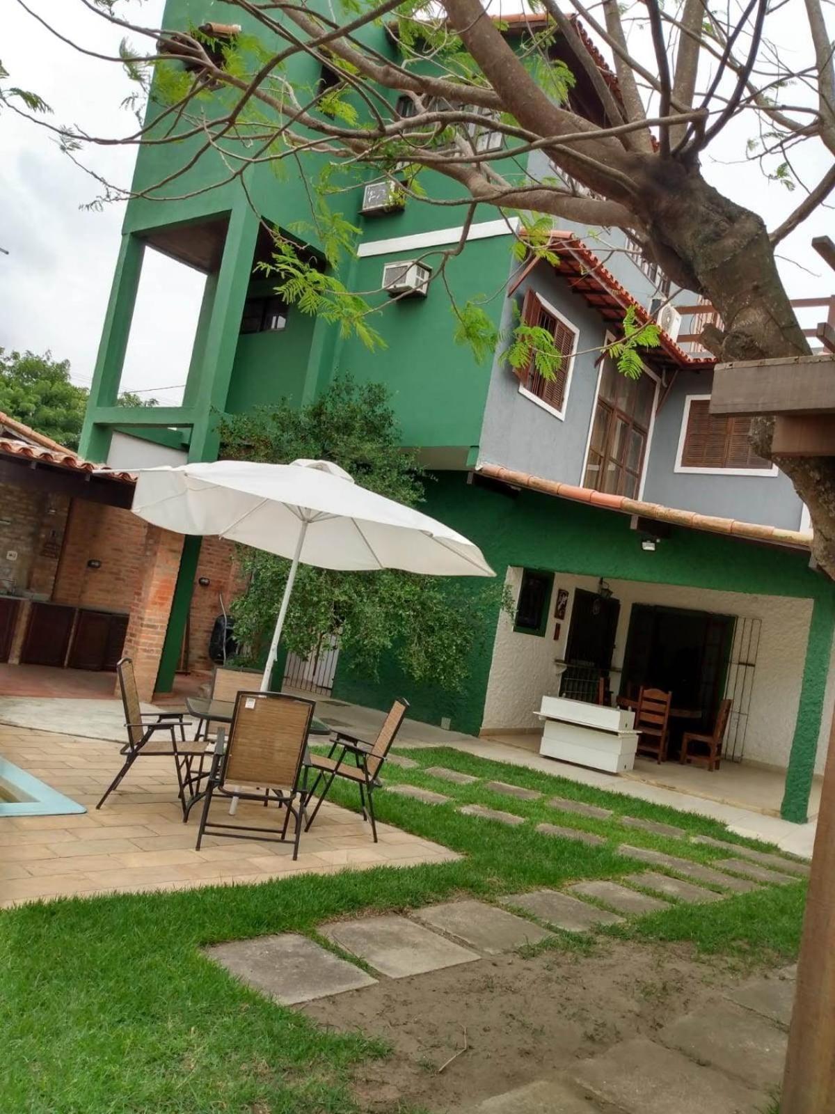 Four-Bedroom House photo 2