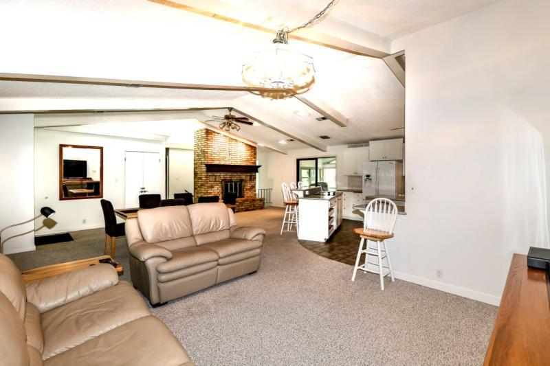 Three-Bedroom Holiday Home  photo 3