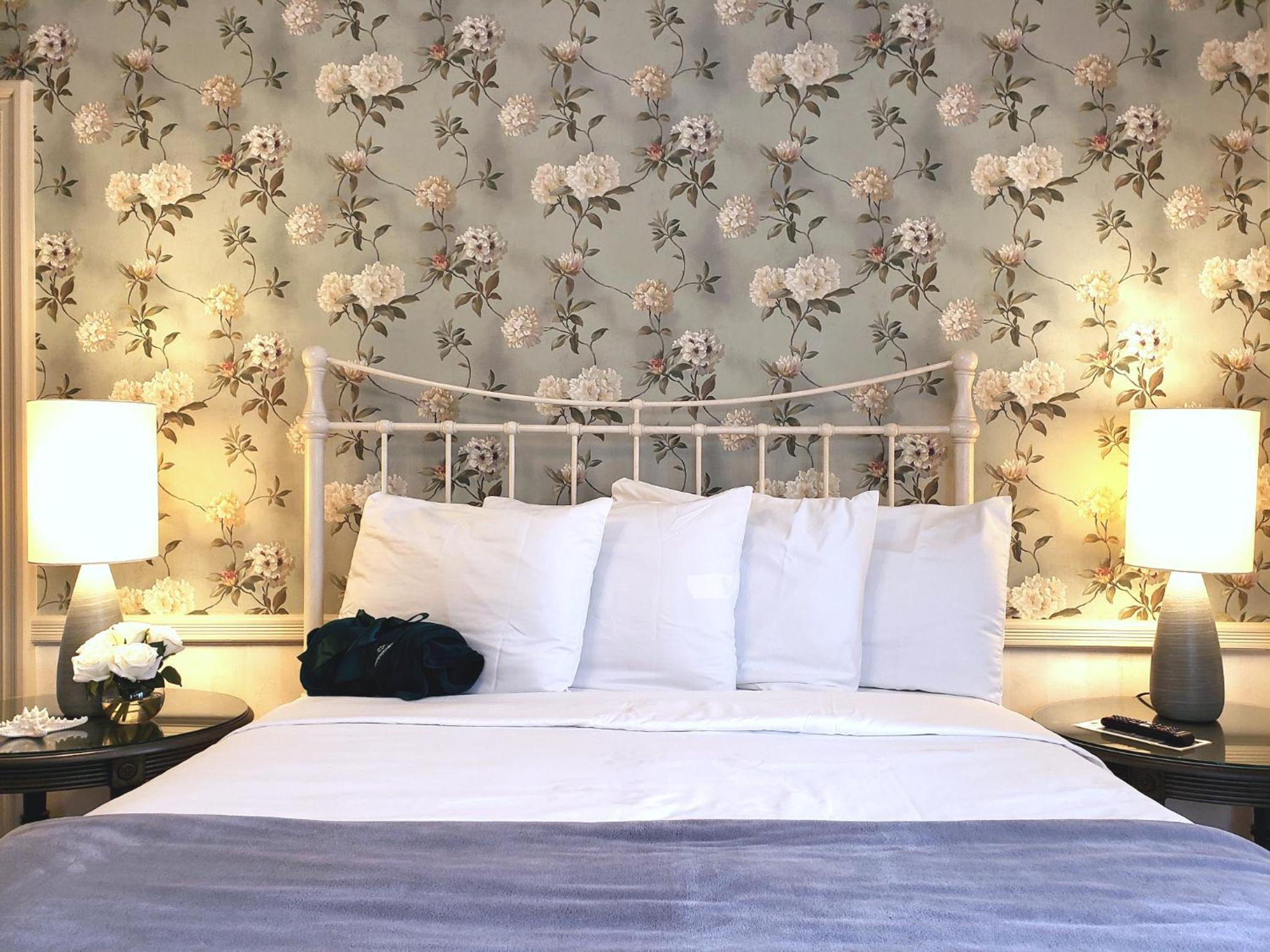 Deluxe Queen Room photo 2