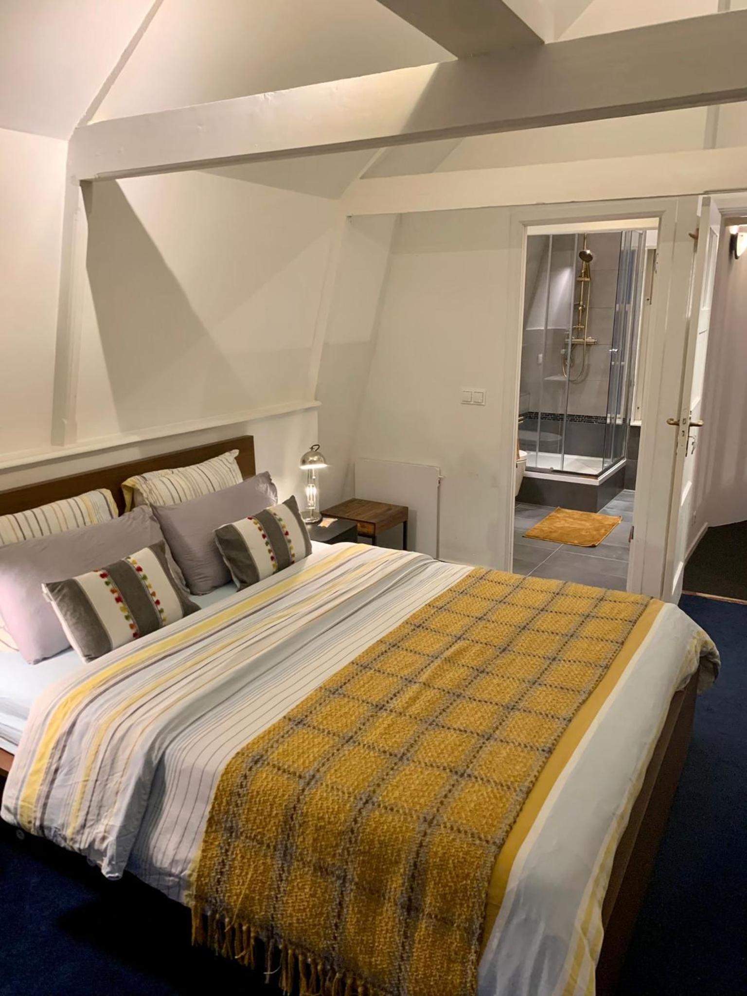 Standard Double Room photo 2