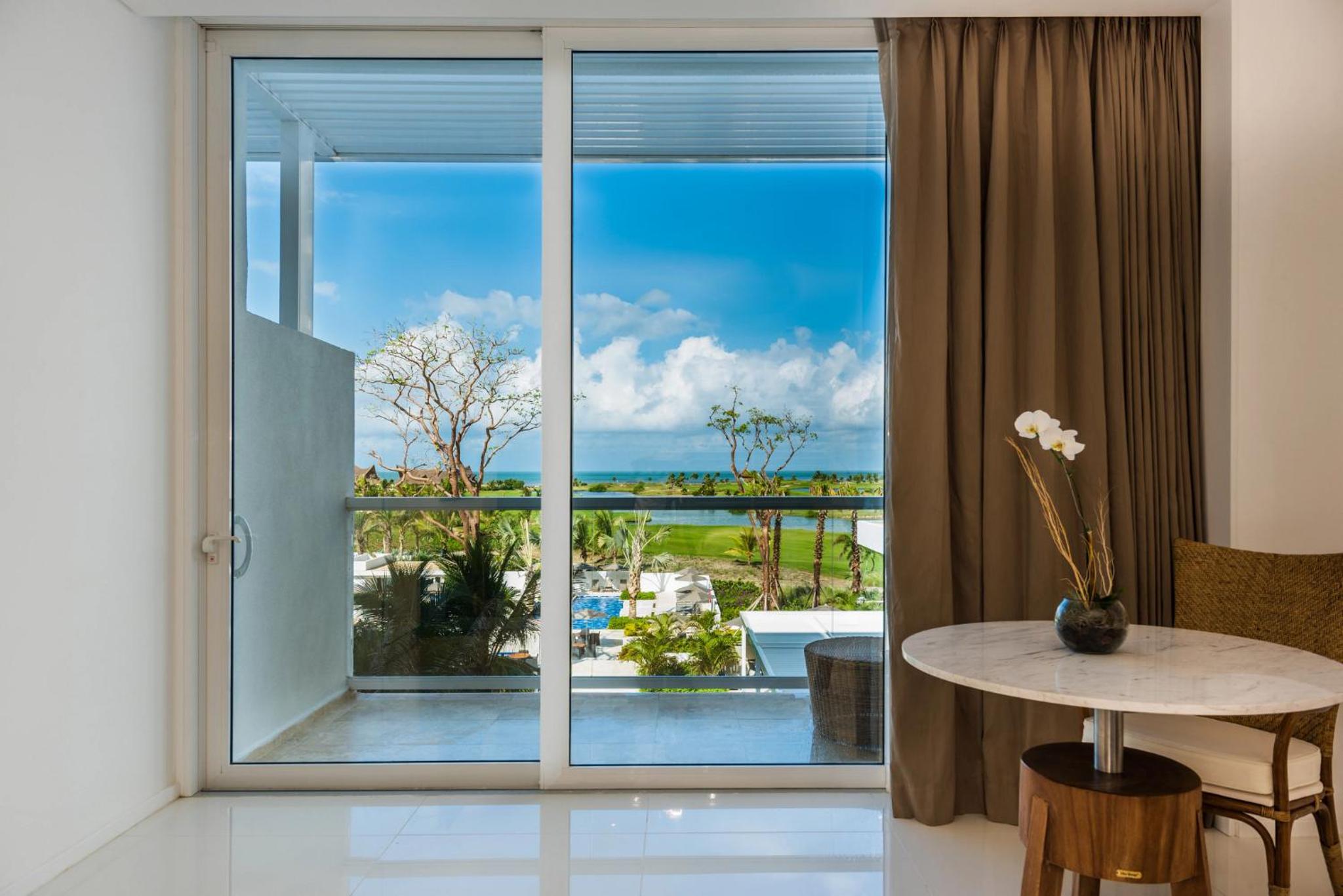 Preferred Club Master Suite Ocean Front