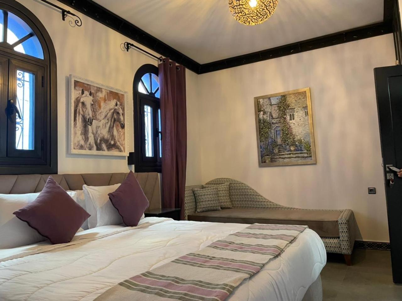 Double or Twin Room with Private Bathroom - Photo 29