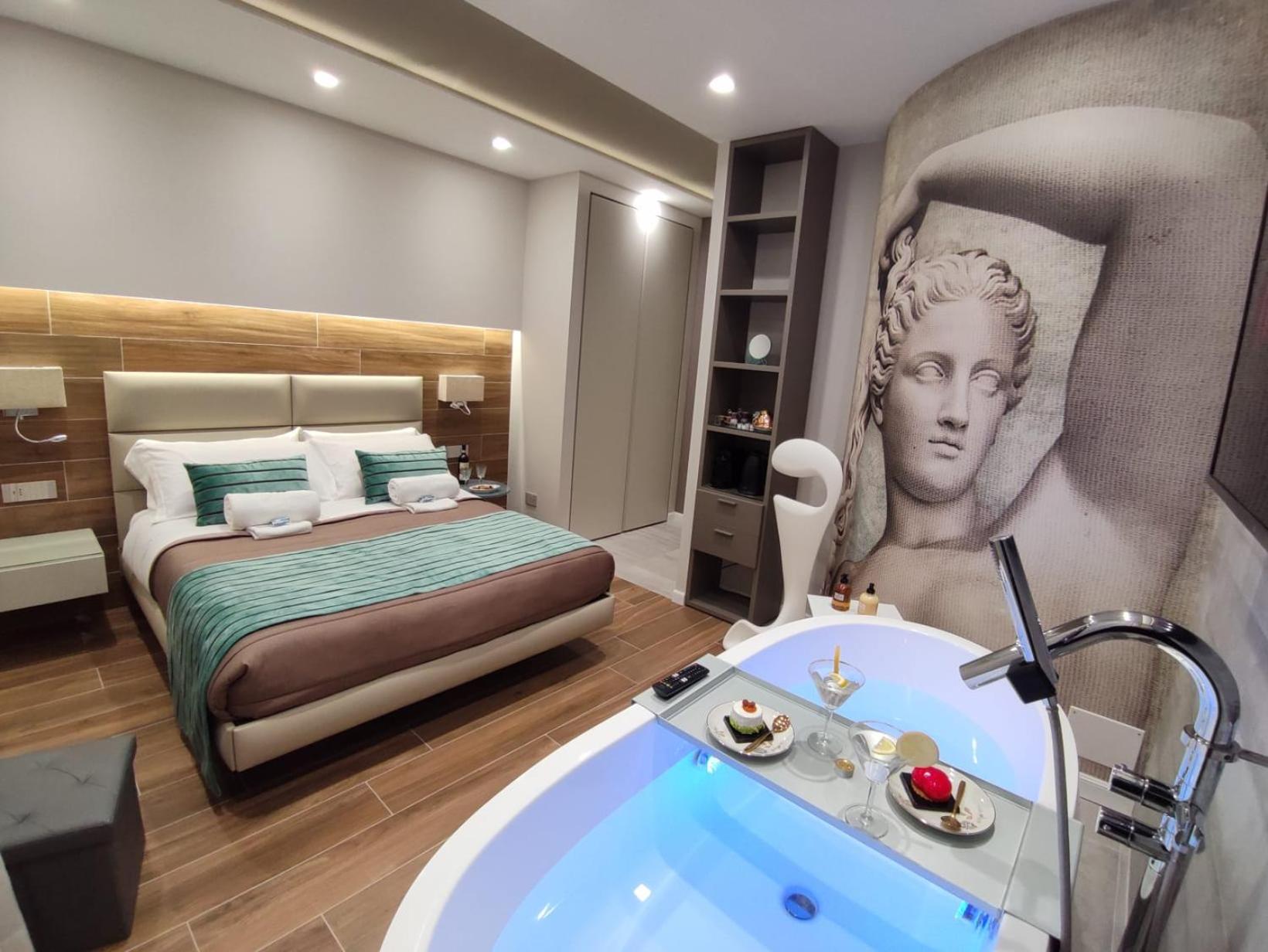 Deluxe Double Room with Bath photo 1