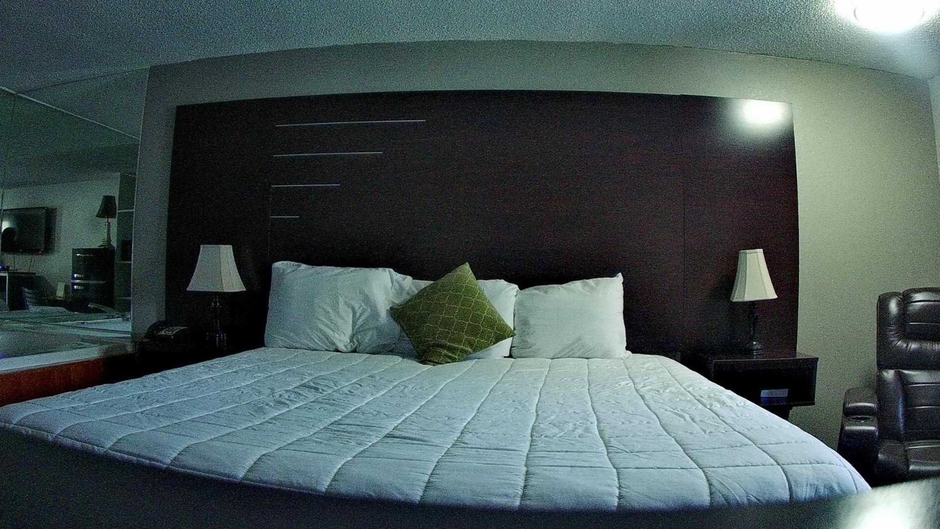 King Room with Spa Bath photo 3