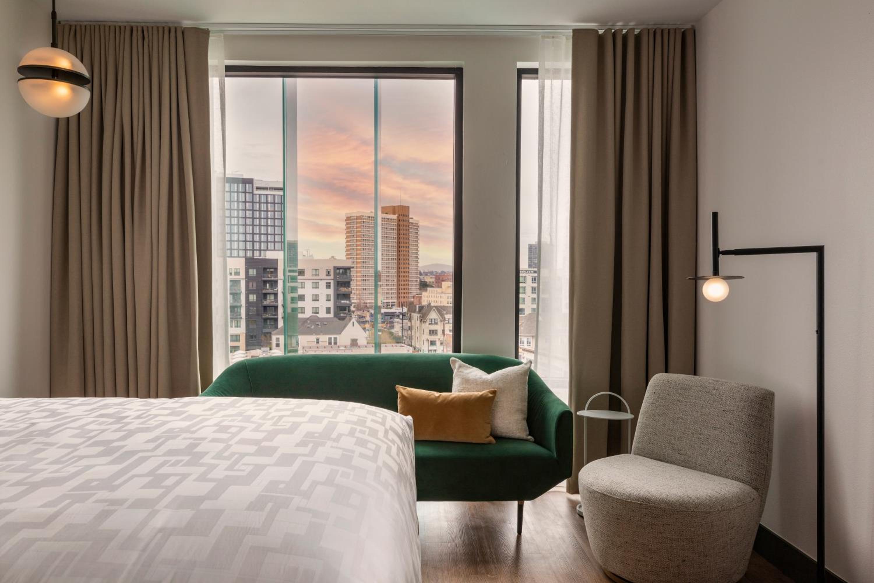 Uptown King Room - Photo 7