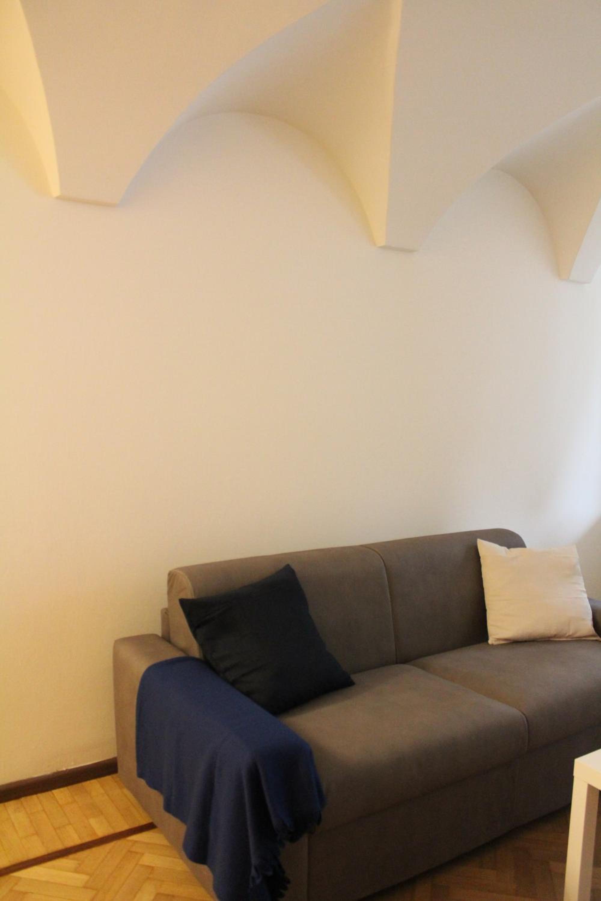 One-Bedroom Apartment photo 1
