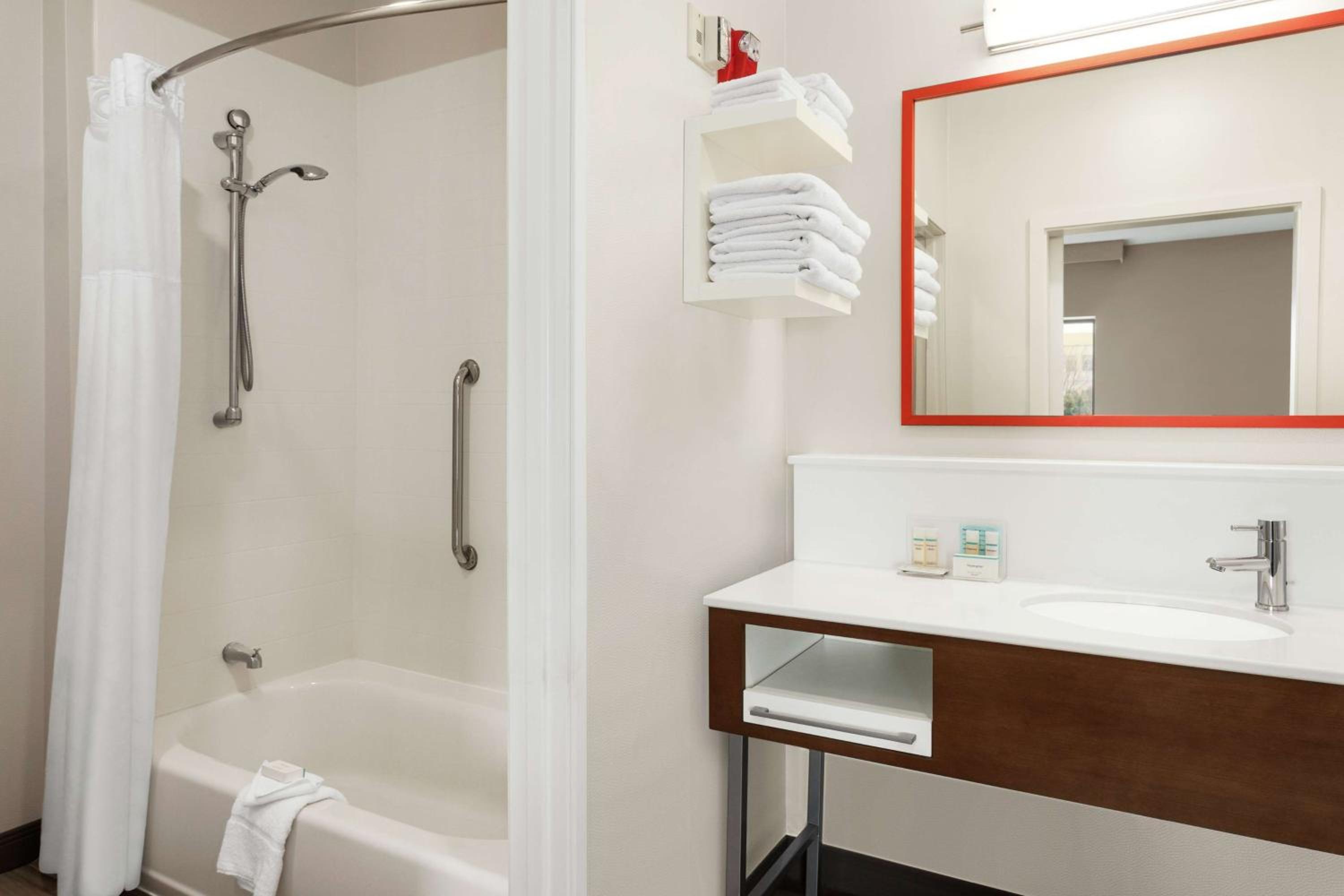 King Room - Mobility Access/Non-Smoking