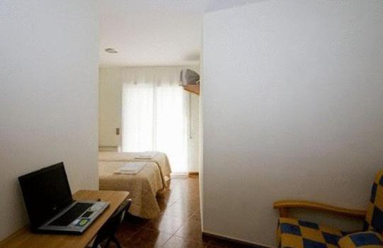 Double or Twin Room photo 3