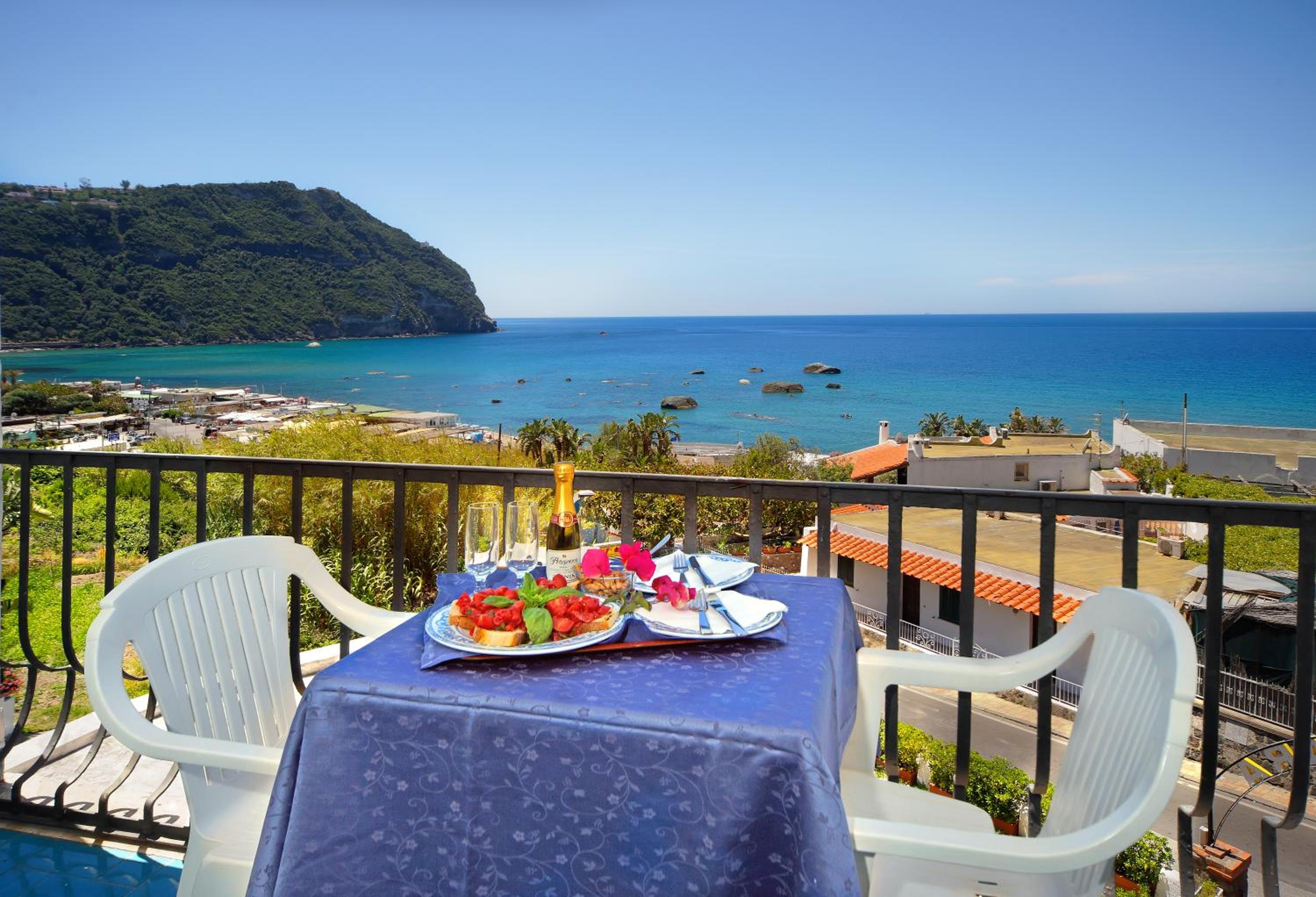 Double or Twin Room with Sea View - Annex