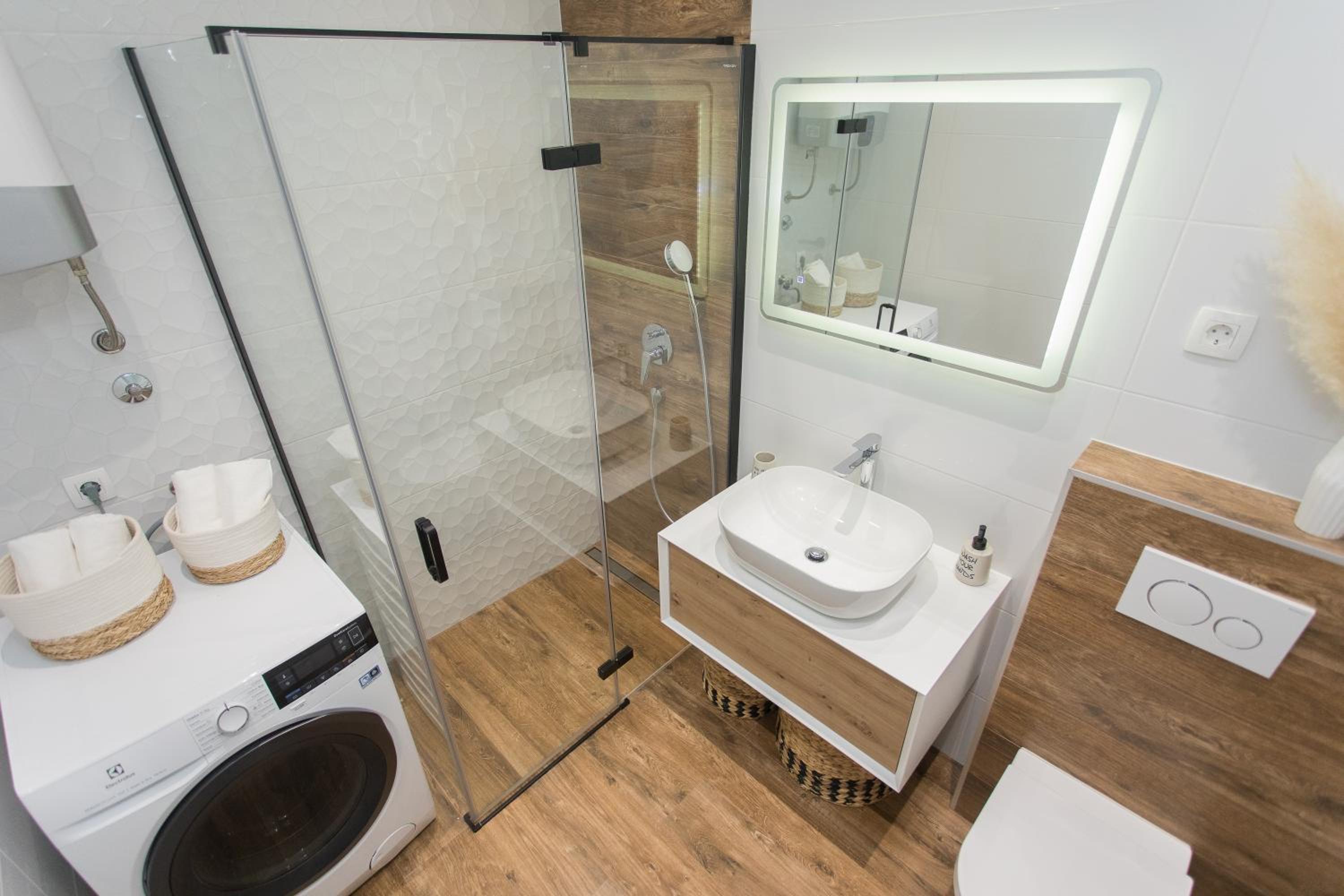 Two-Bedroom Apartment - Photo 13