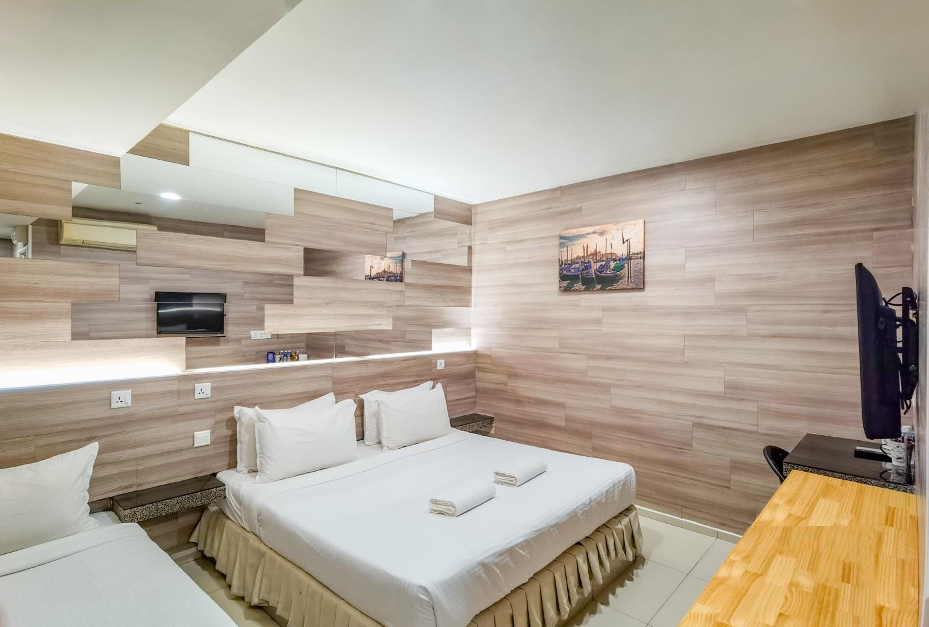 Deluxe Triple Room - Photo 6