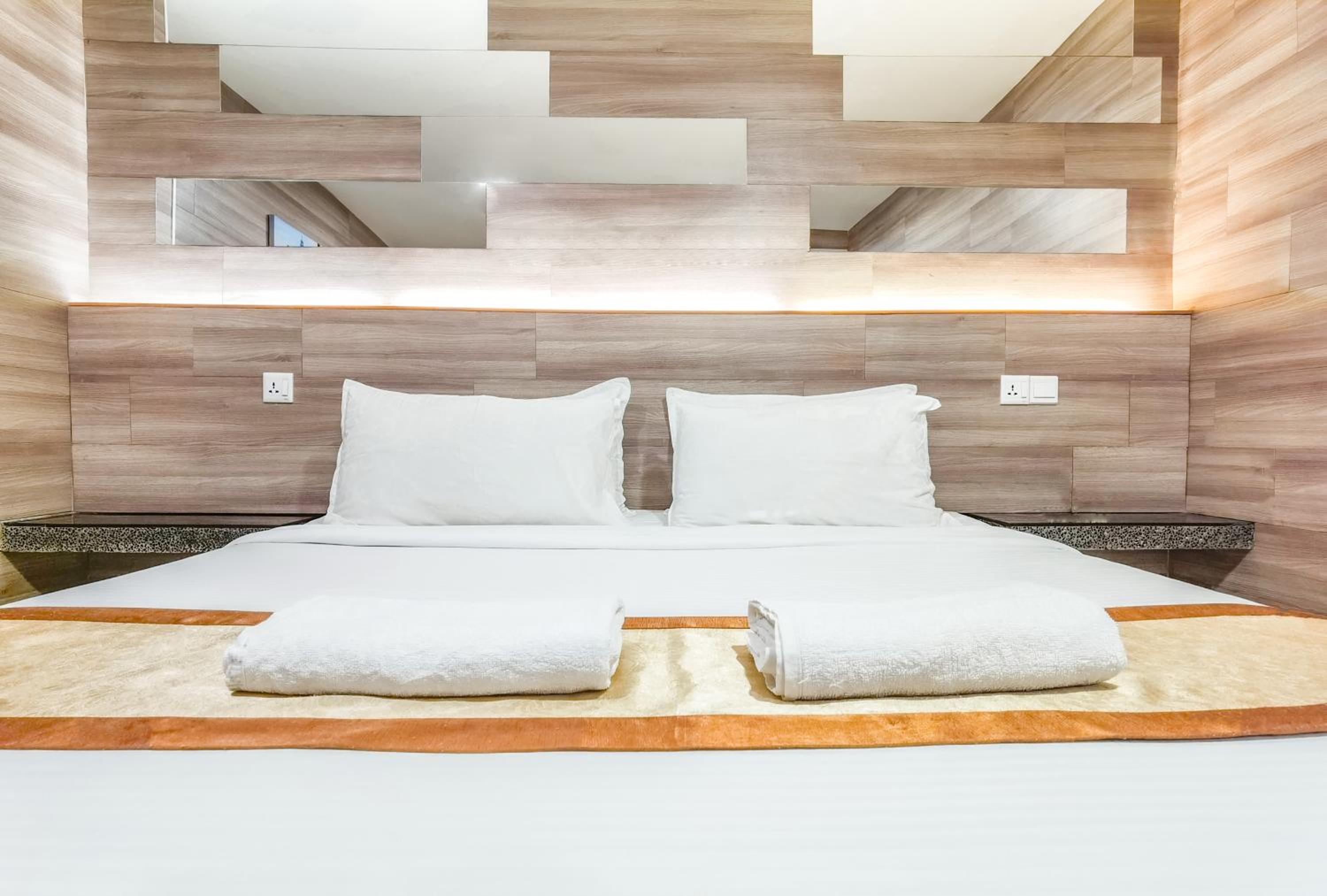 Deluxe Twin Room - Photo 2