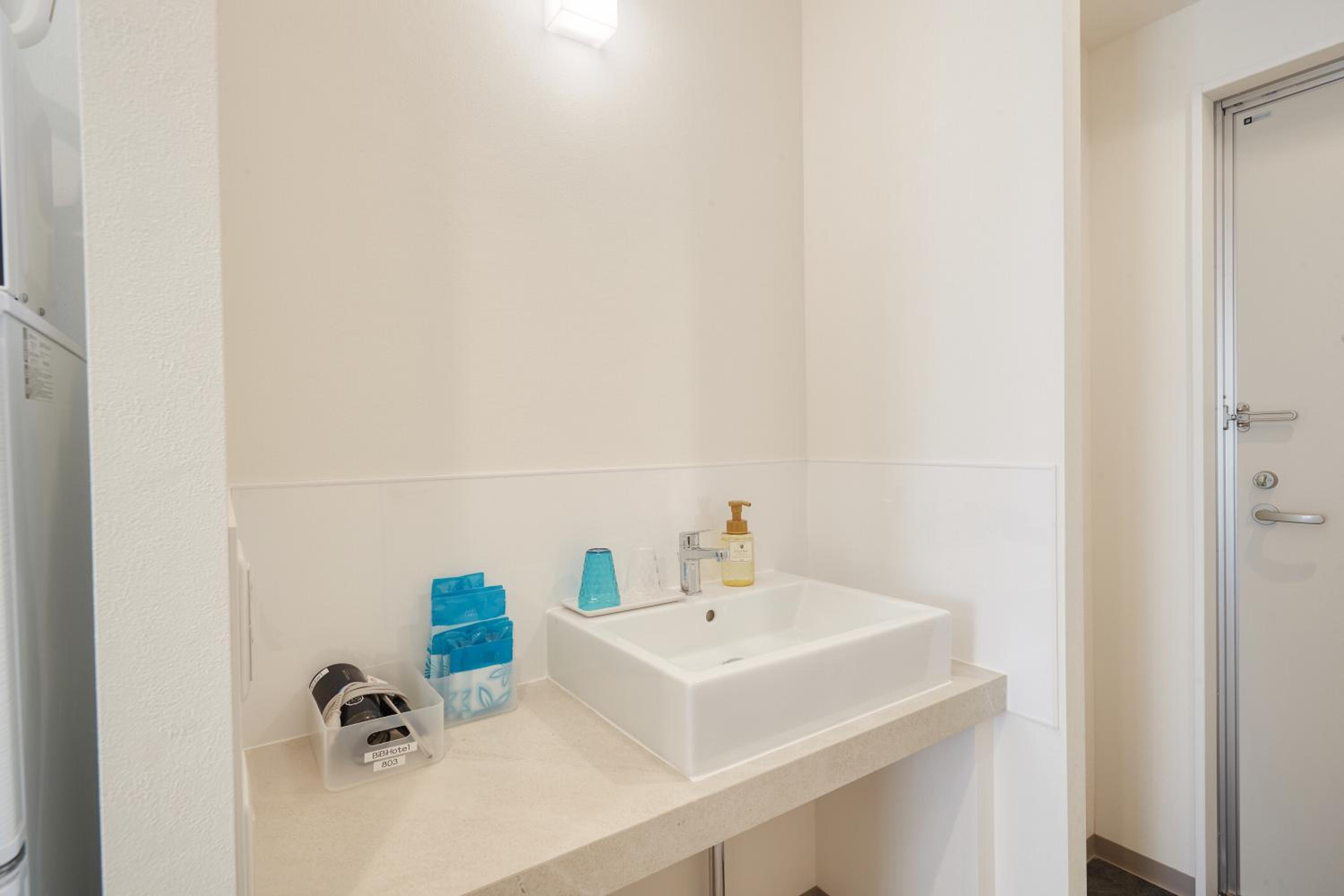 Double Room - Photo 8