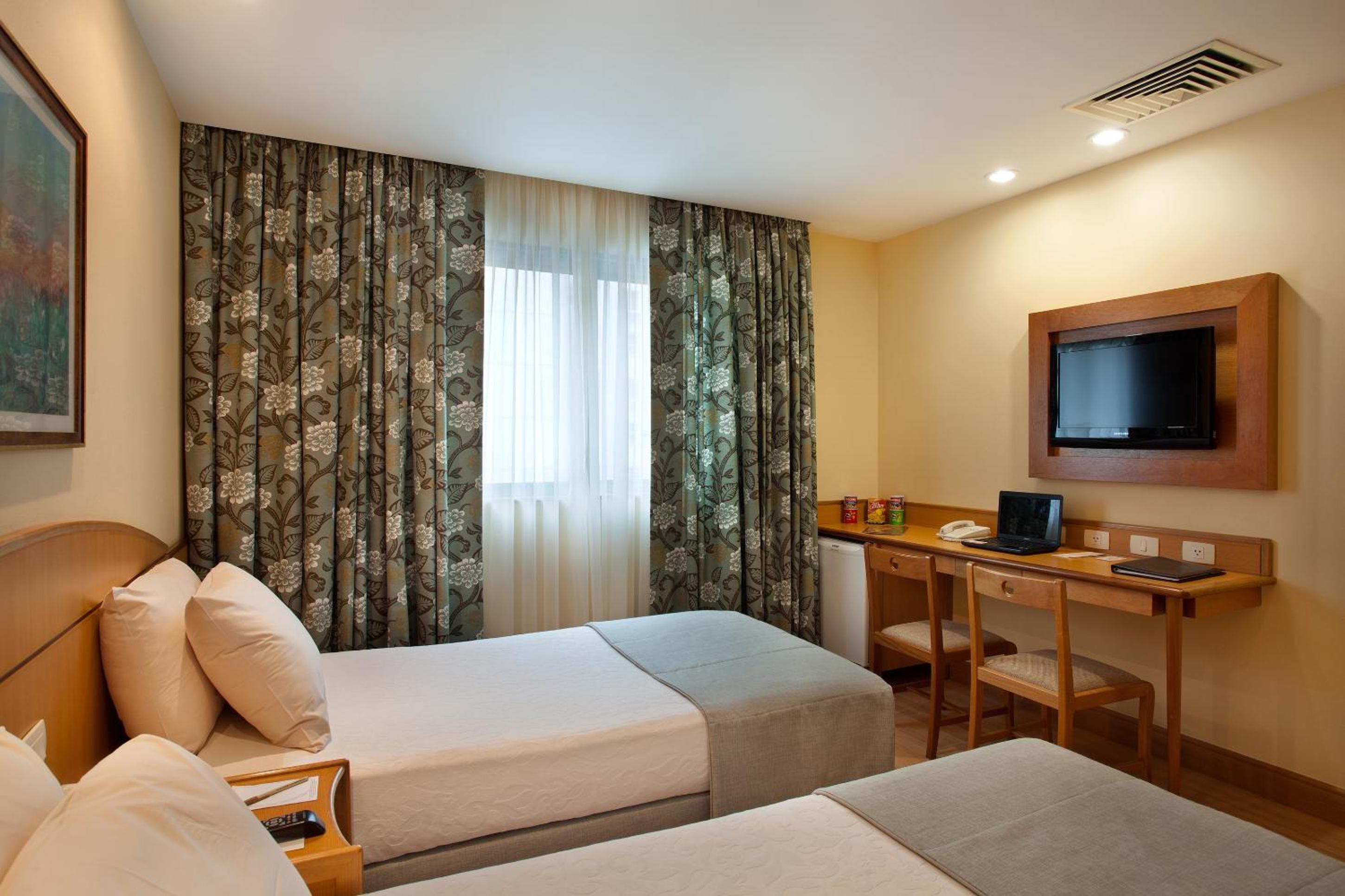 Standard Twin Room with Internal View