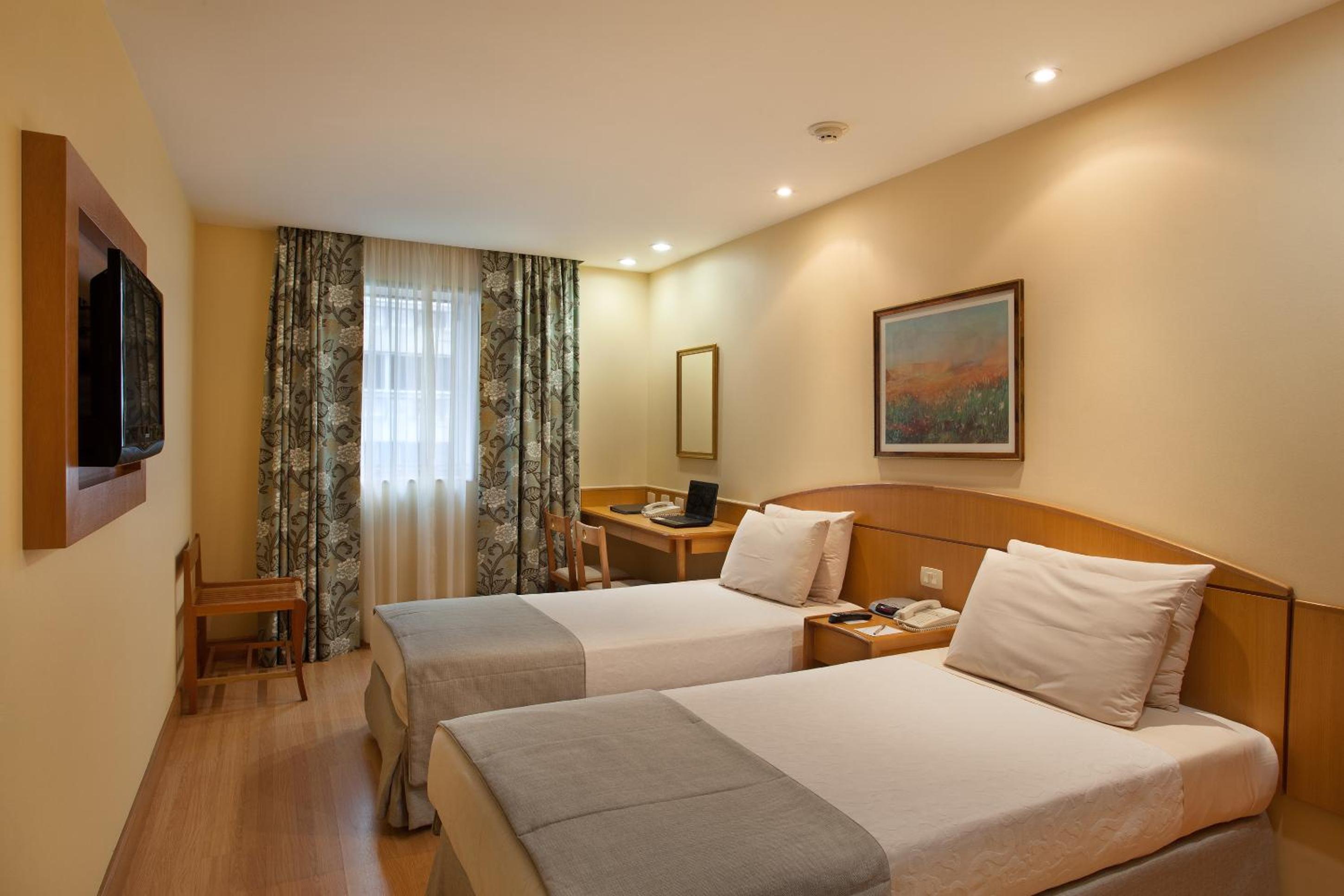 Standard Twin Room with Internal View