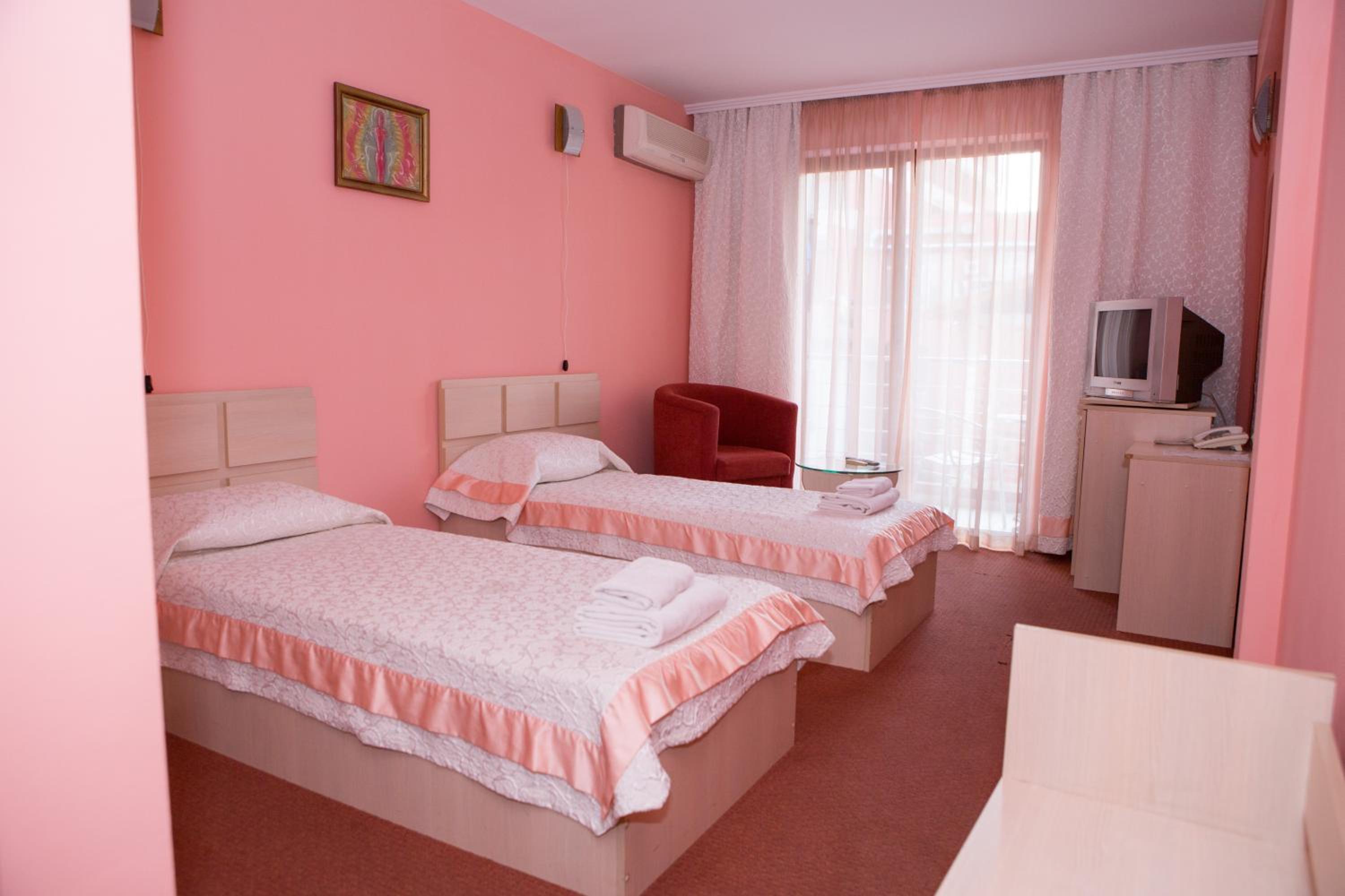 Double Room - Photo 14