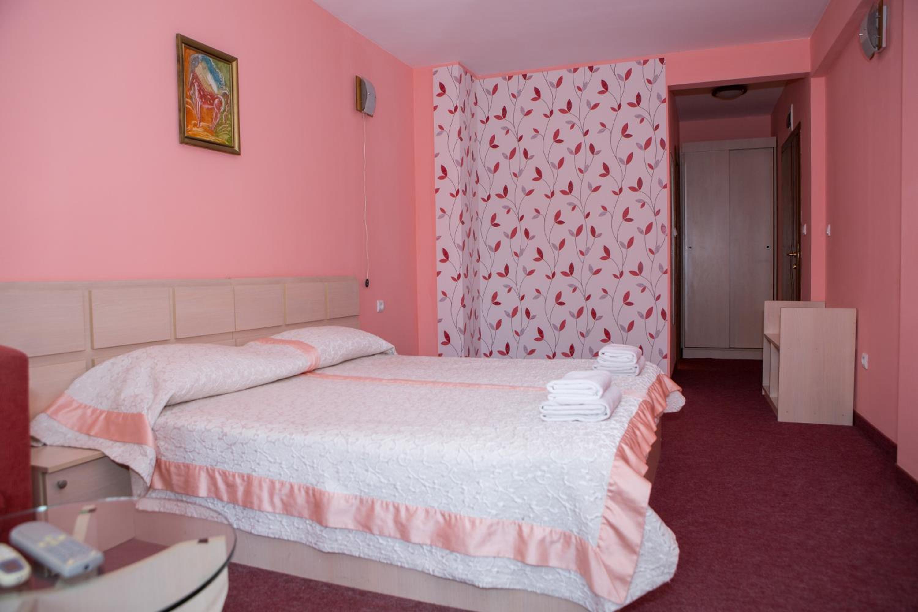 Double Room - Photo 18