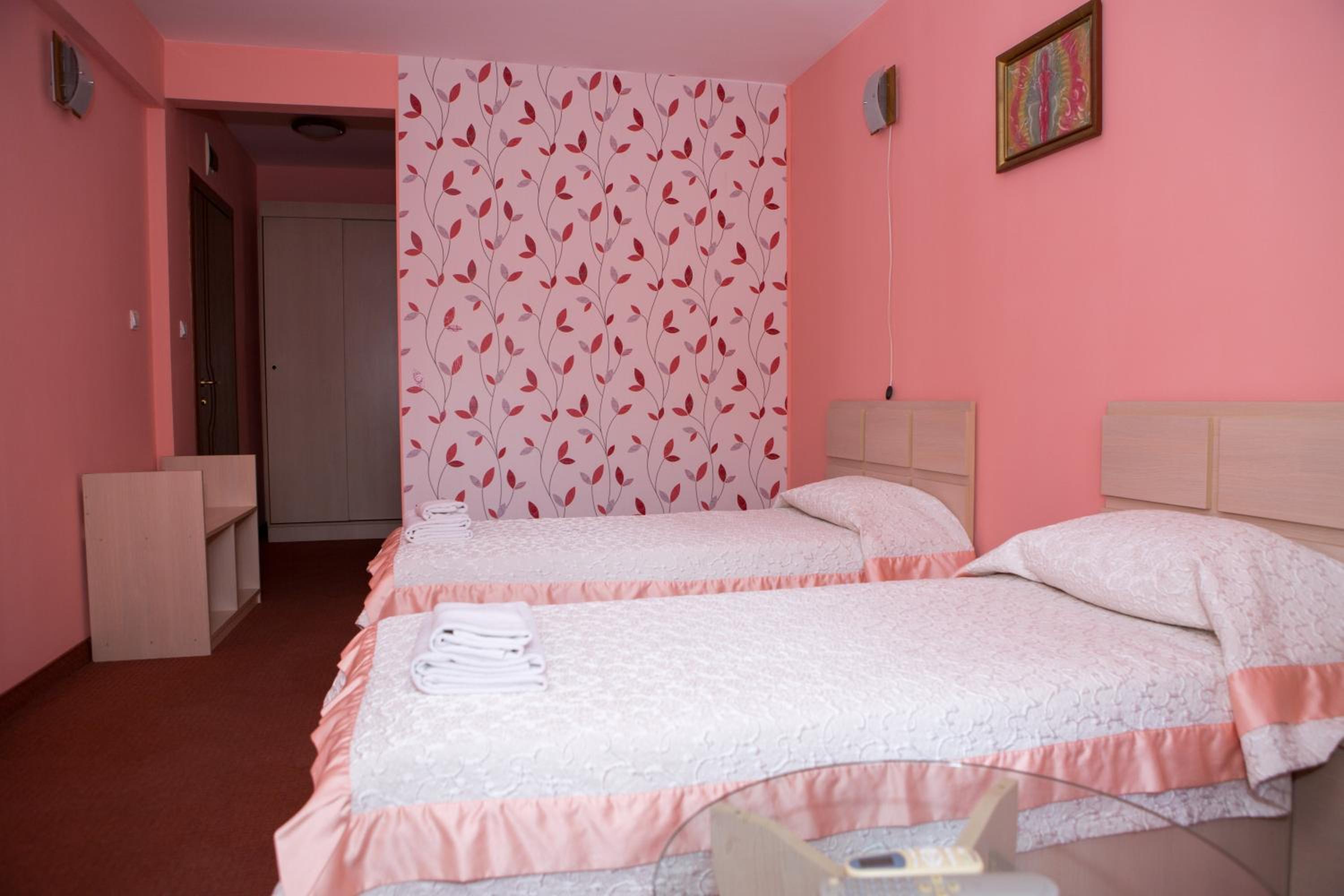 Double Room - Photo 2