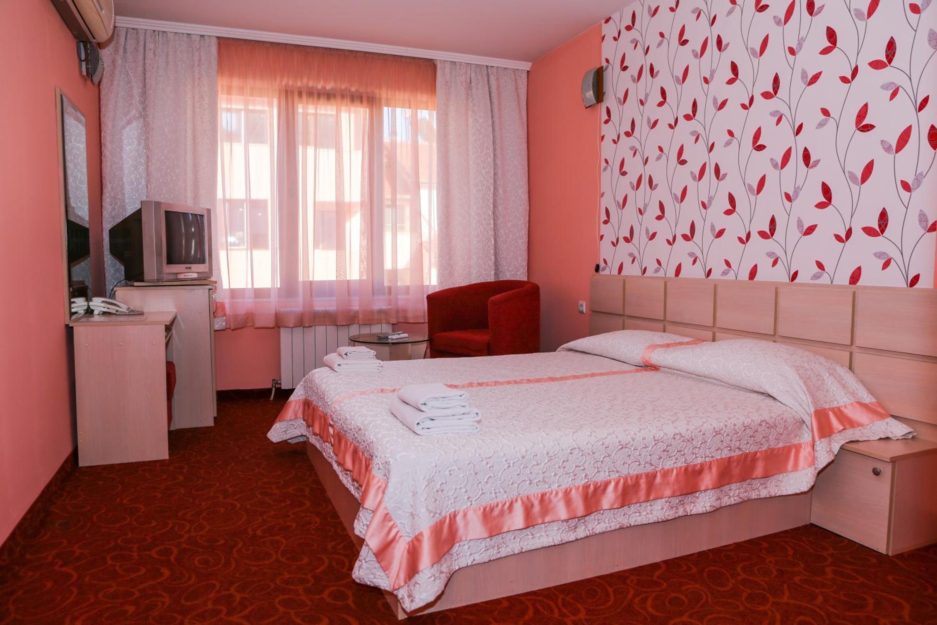 Double Room - Photo 1