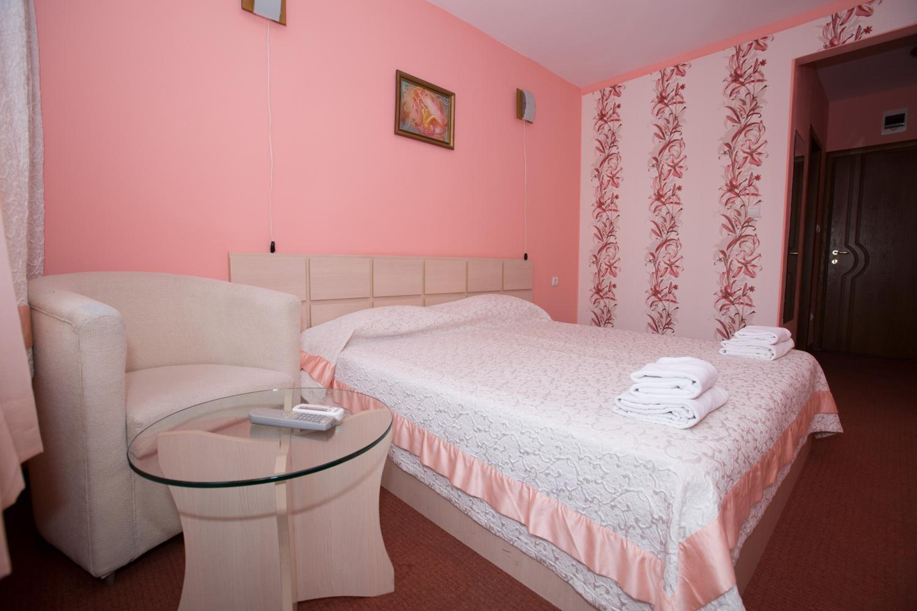 Double Room - Photo 5