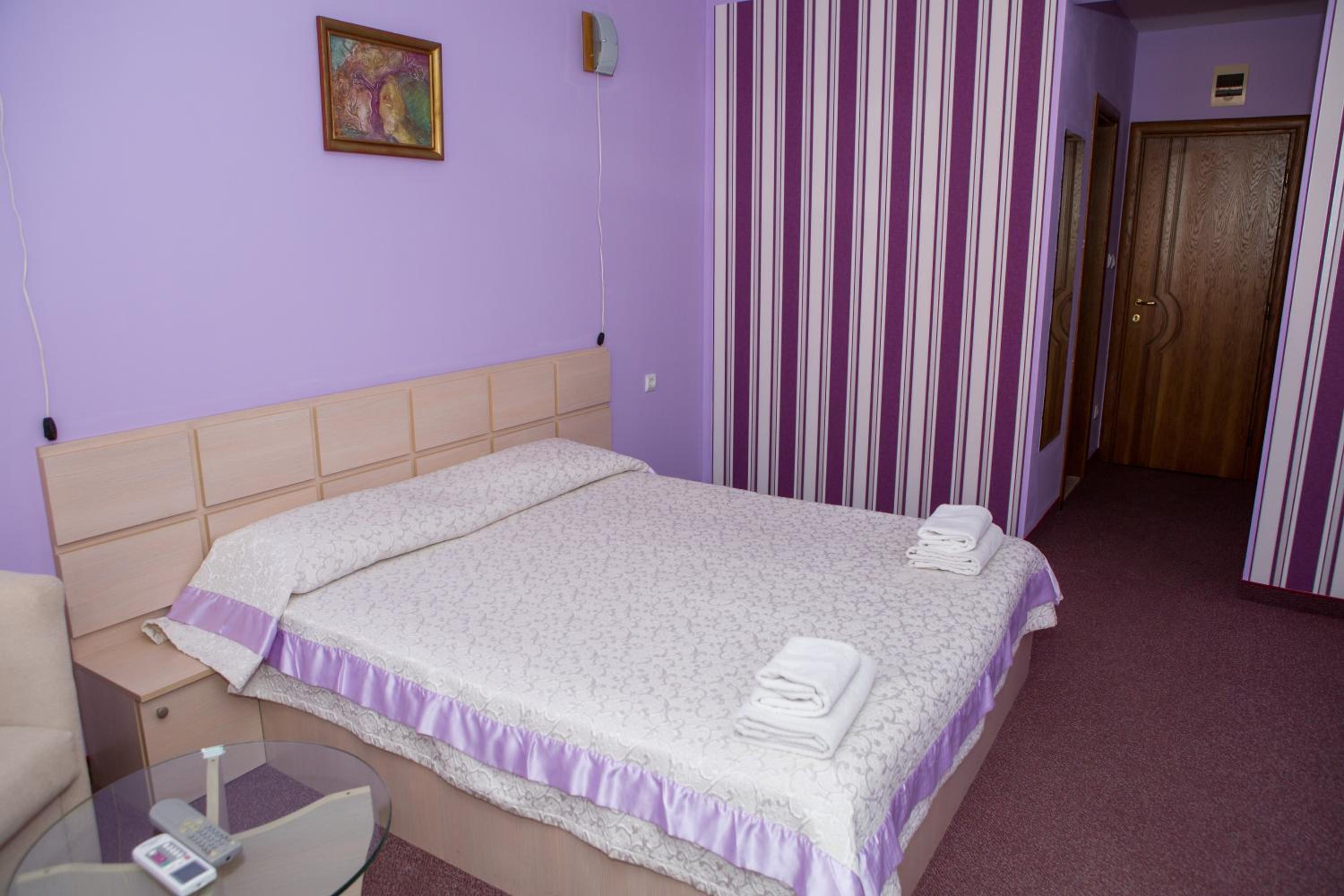 Double Room - Photo 7