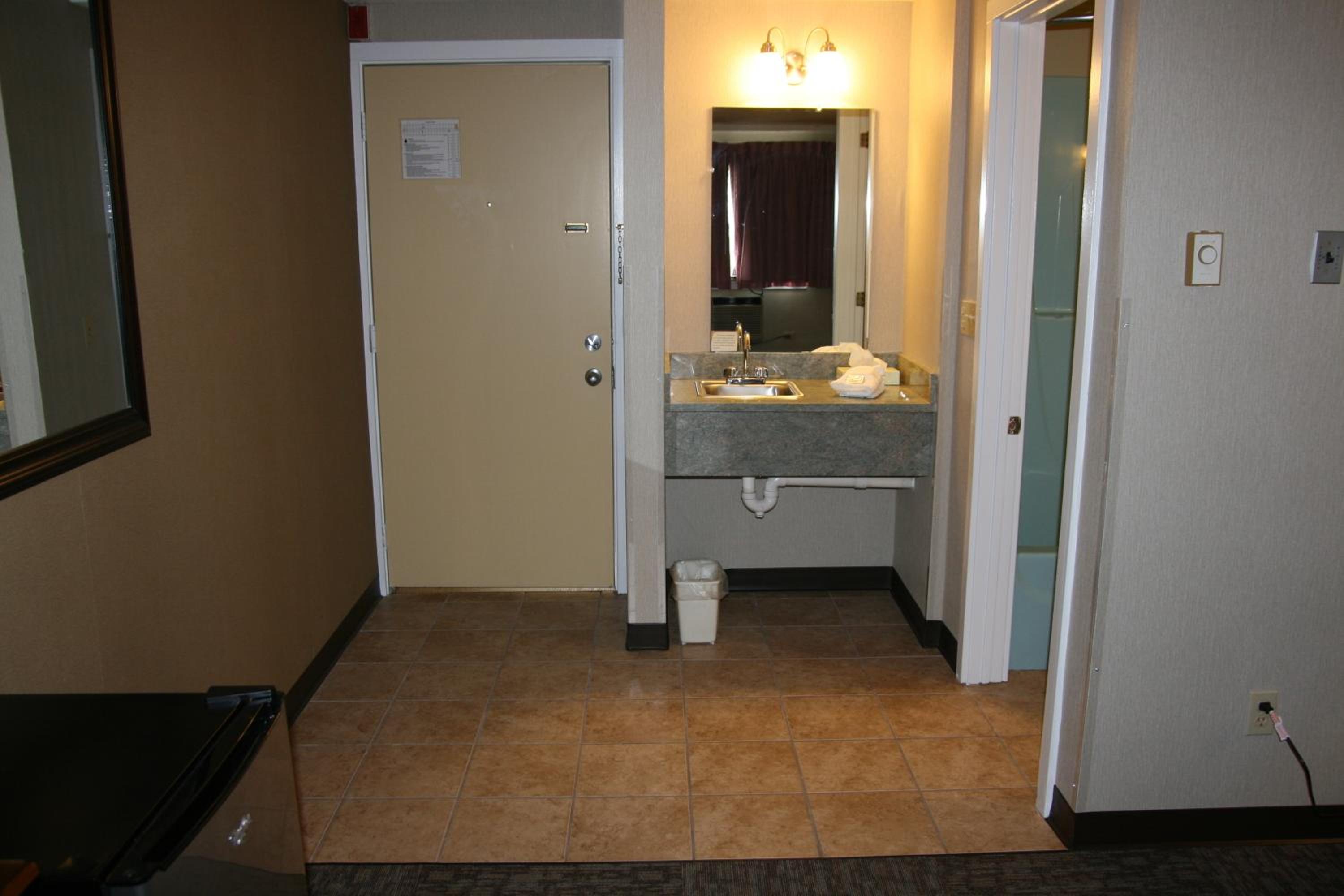 King Room - Disability Access photo 2