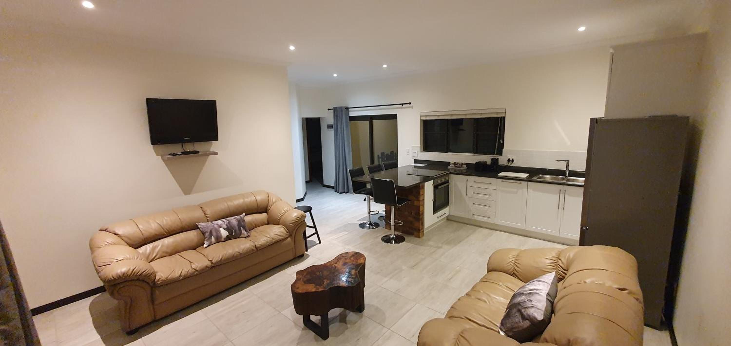 Two-Bedroom Apartment - Photo 2