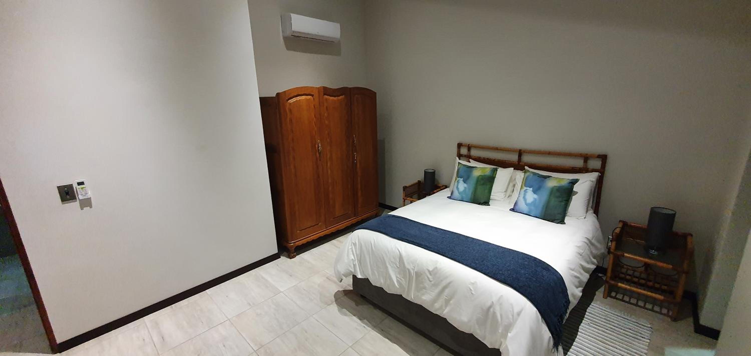 Two-Bedroom Apartment - Photo 16