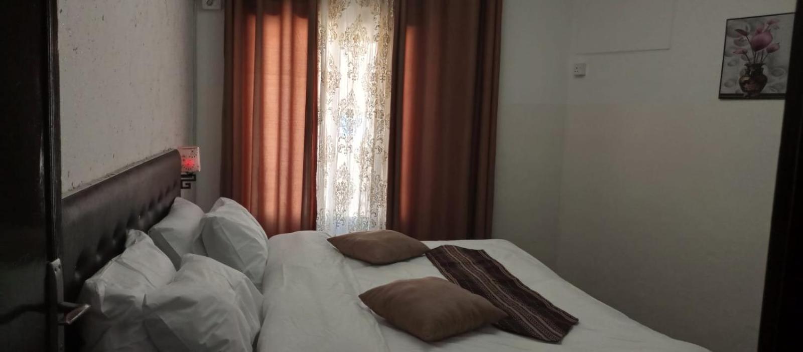 Budget Double Room - Photo 16