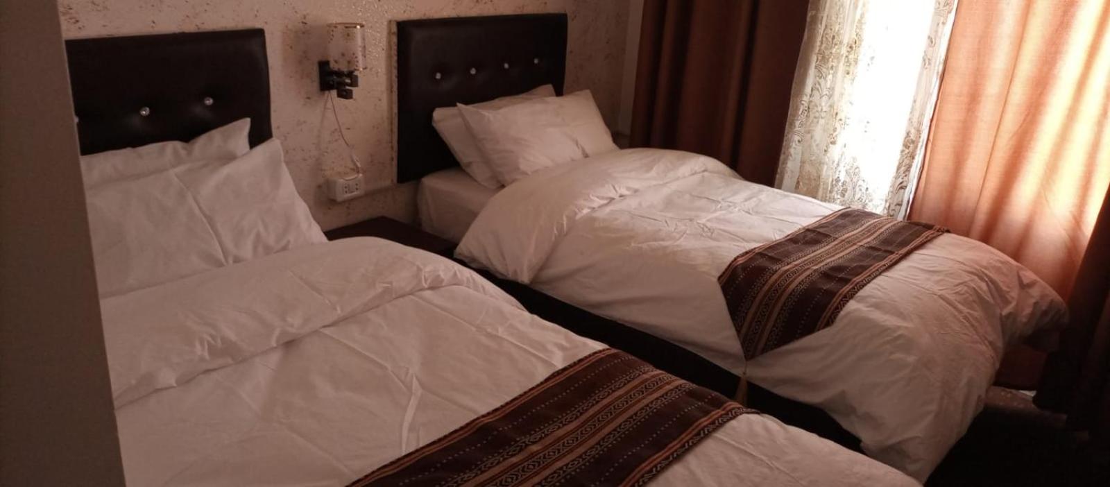 Budget Double Room - Photo 12