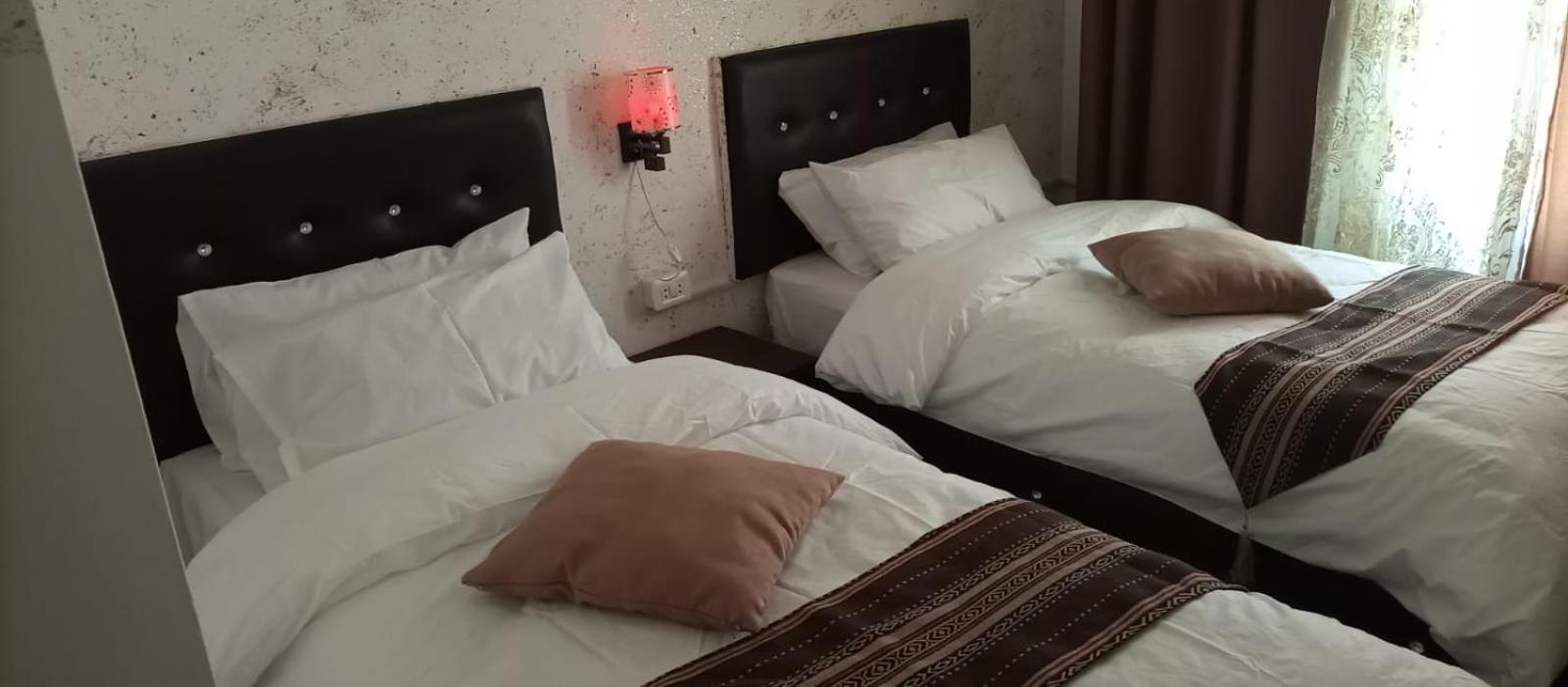 Budget Double Room - Photo 13