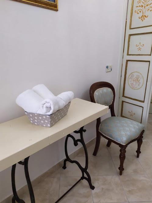 One-Bedroom House - Photo 21