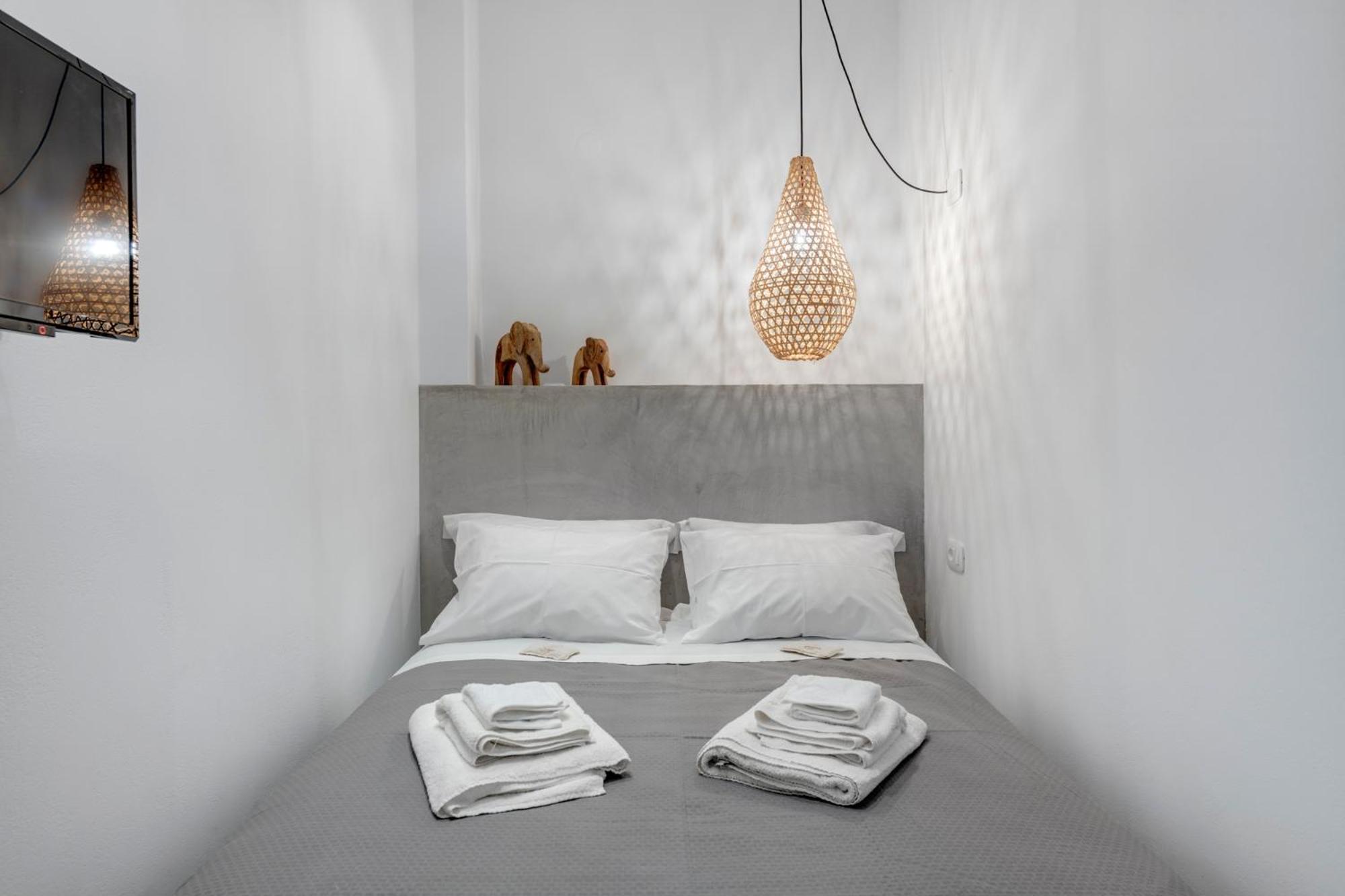 Two-Bedroom Apartment - Photo 16