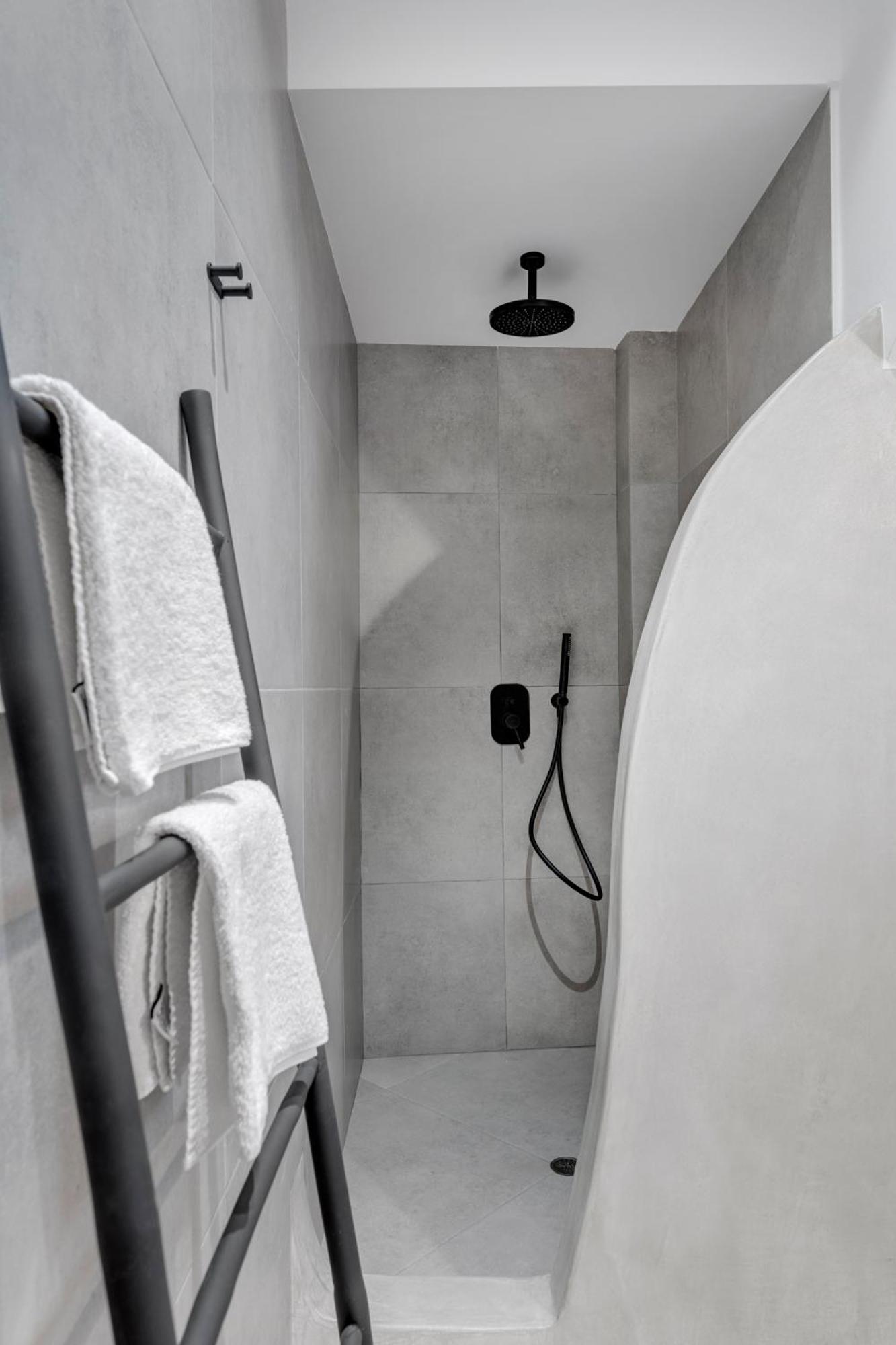 Two-Bedroom Apartment - Photo 20