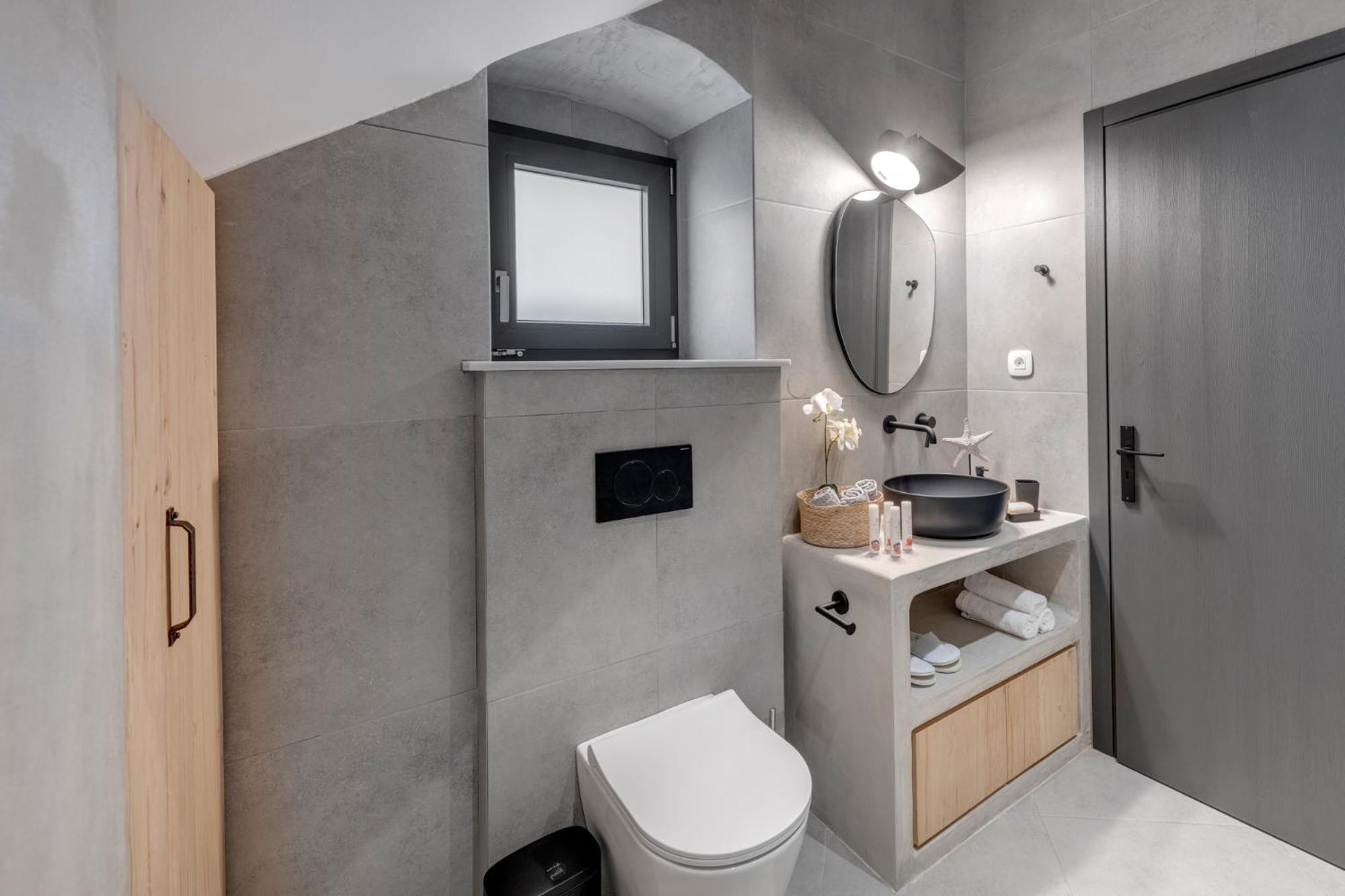 Two-Bedroom Apartment - Photo 26