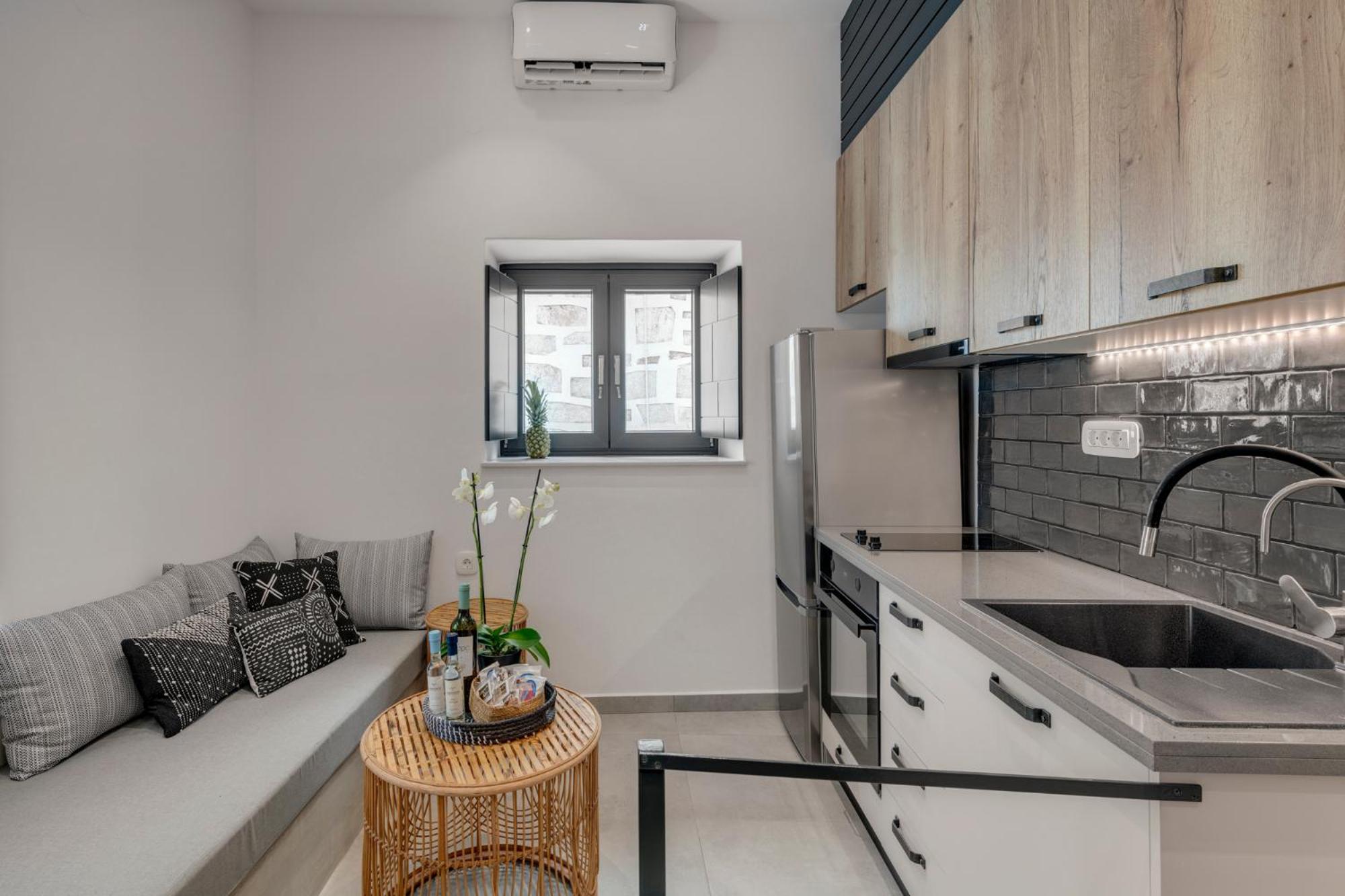 Two-Bedroom Apartment - Photo 2