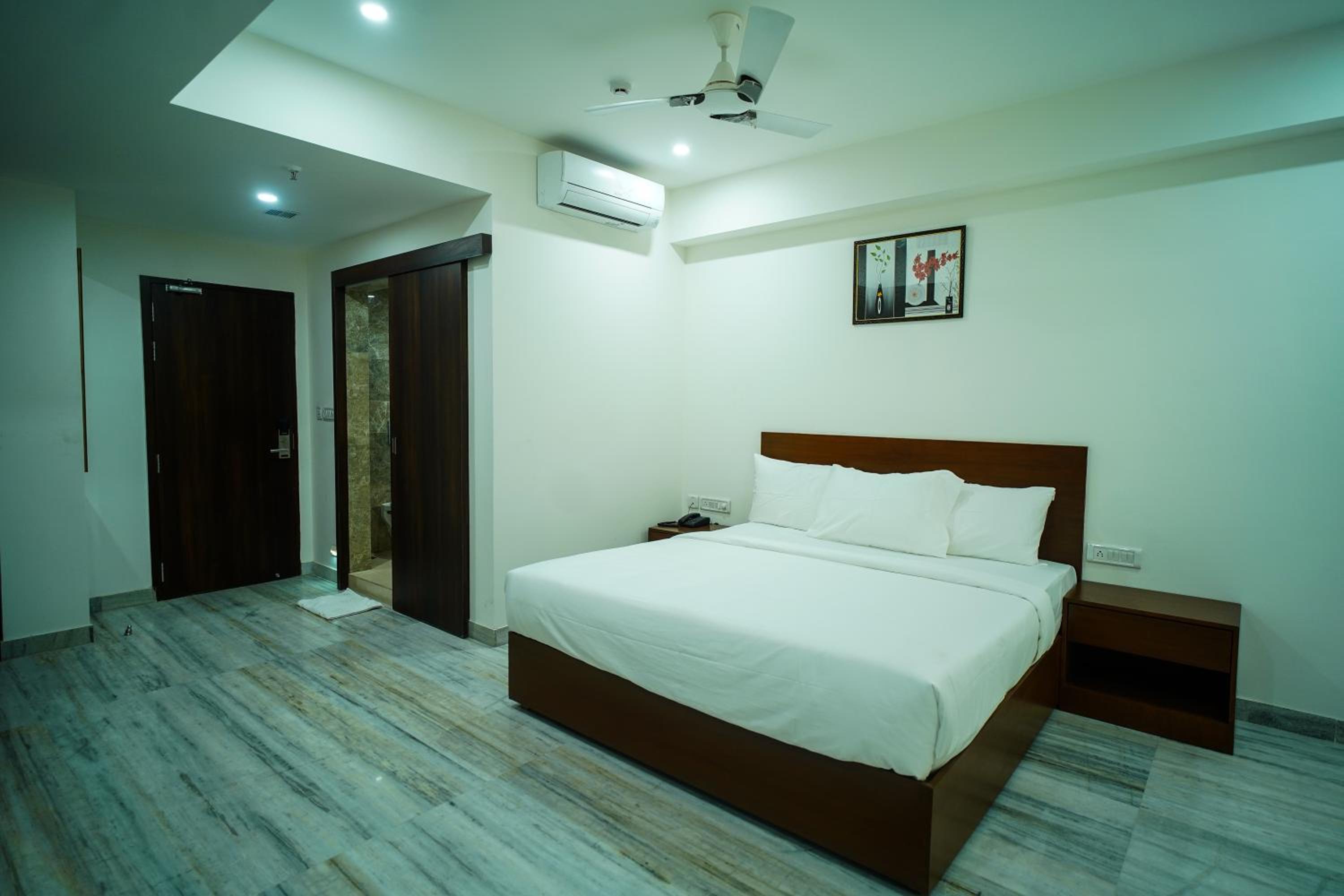 Standard Double Room - Photo 4