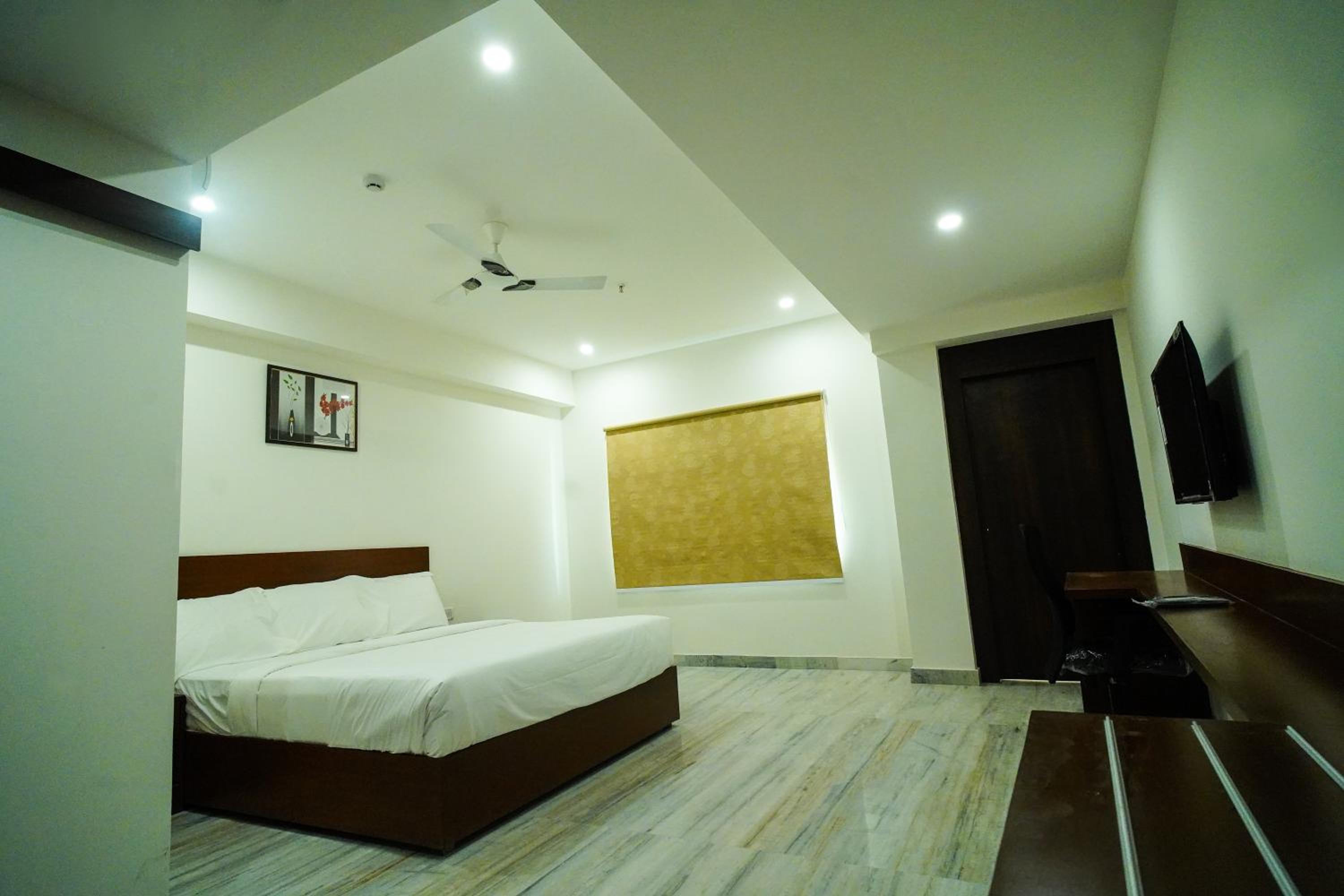 Standard Double Room - Photo 6