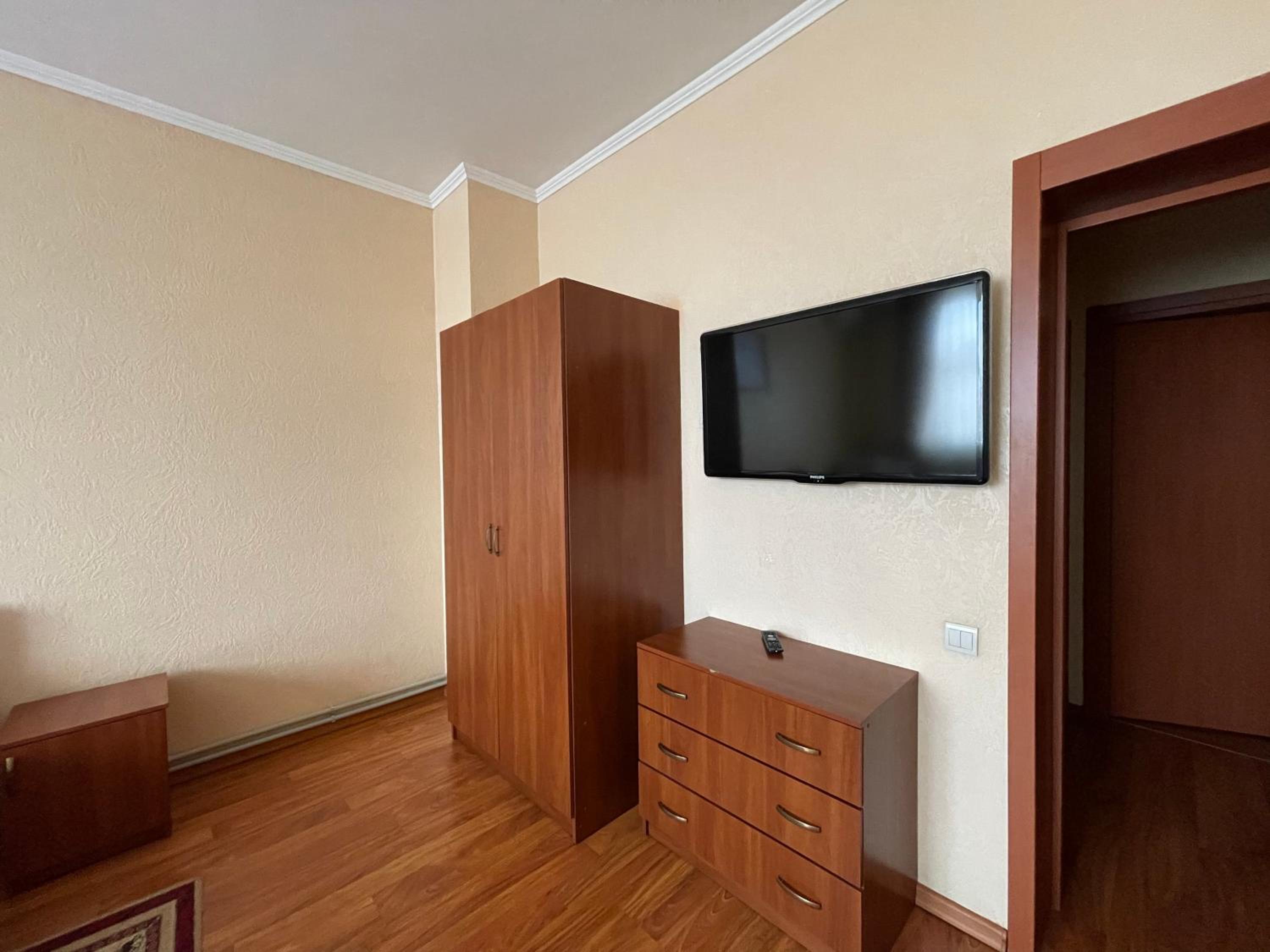 Family Room photo 2