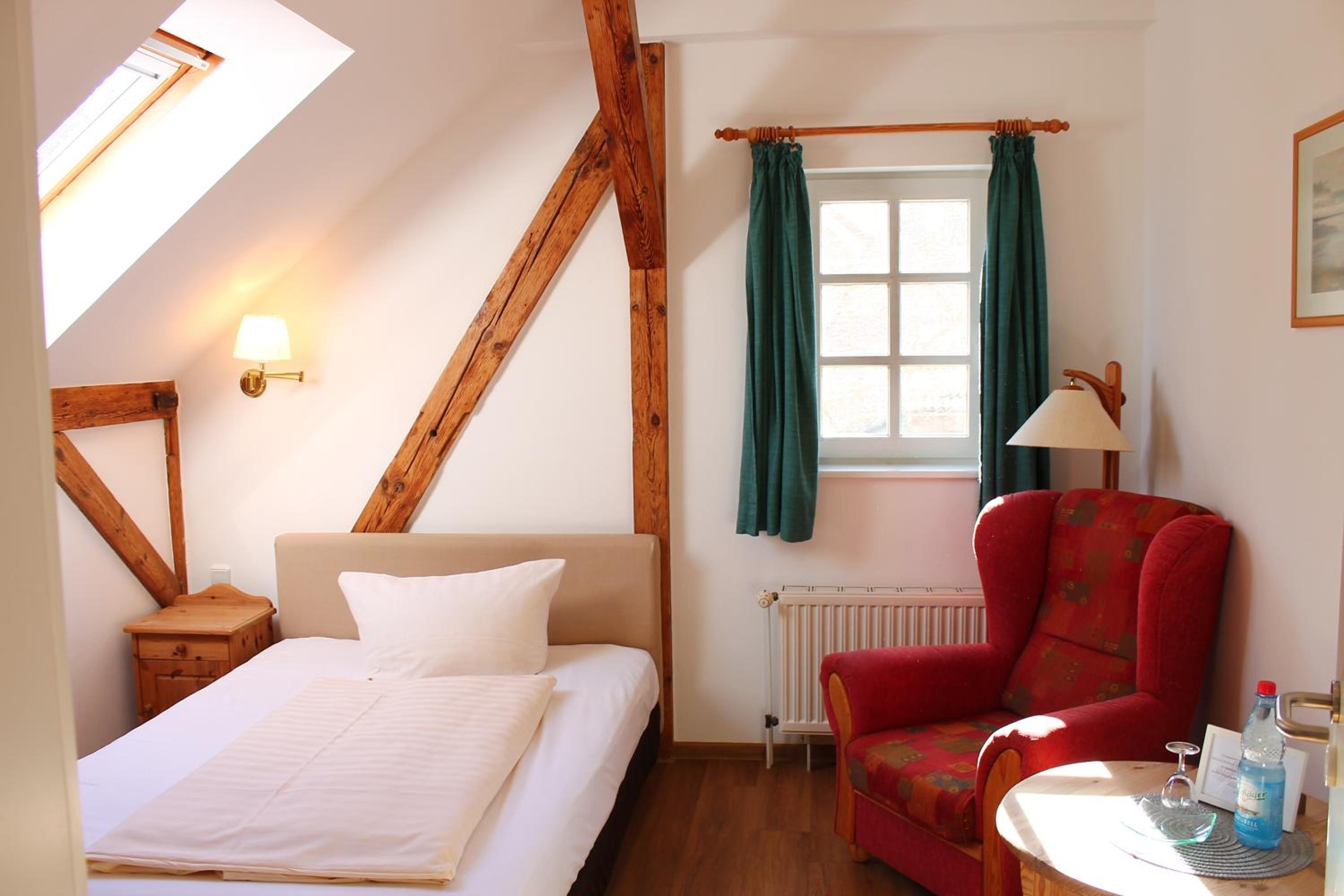 Single Room photo 2